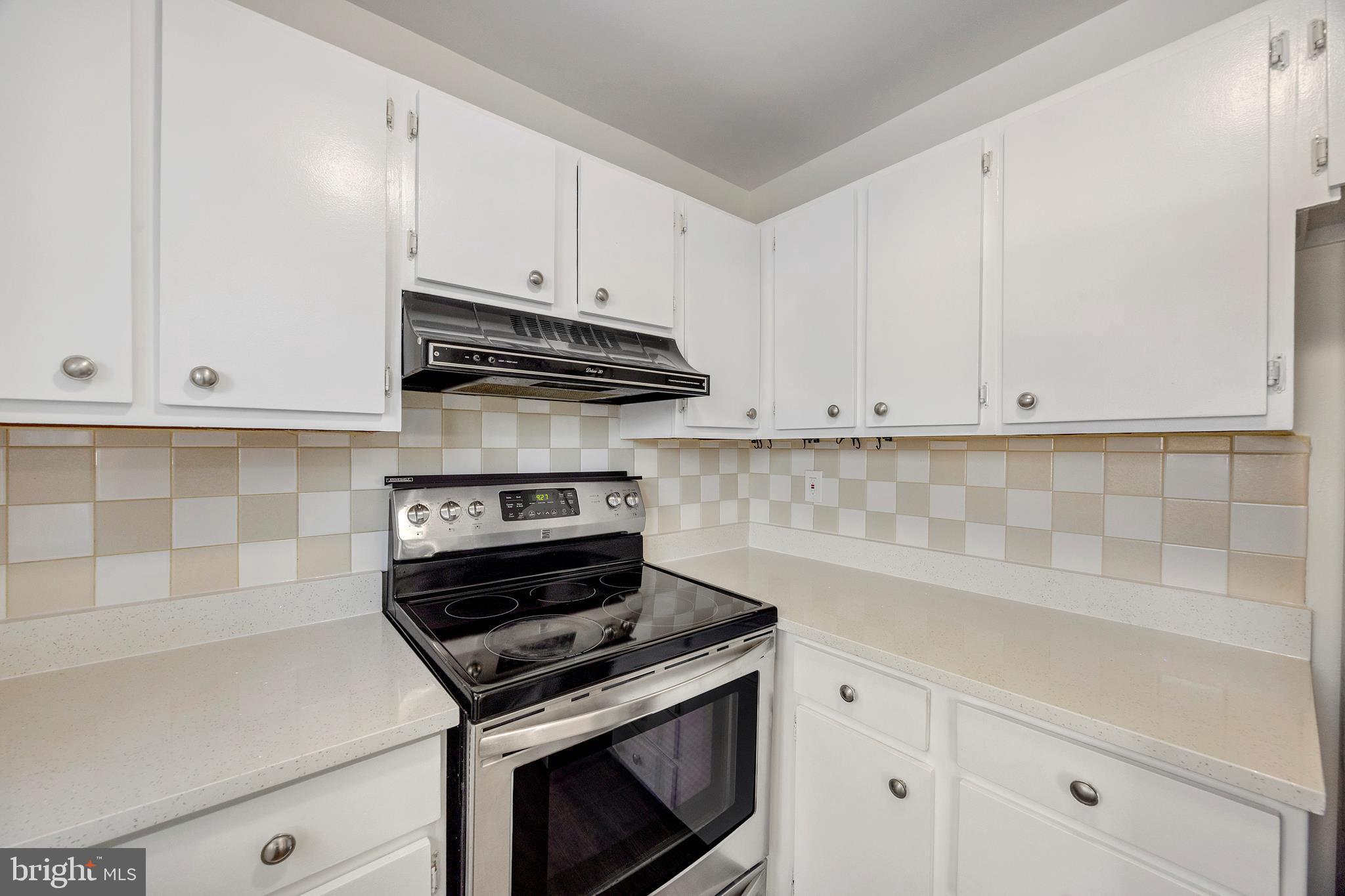 STONEYBROOKE VILLAGE - Residential Lease