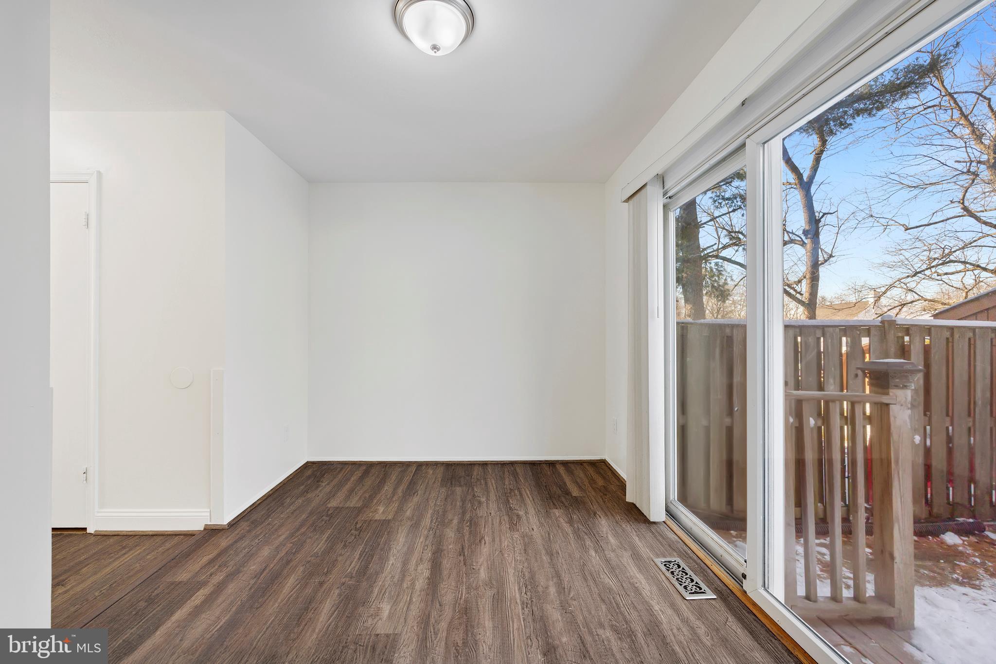 STONEYBROOKE VILLAGE - Residential Lease