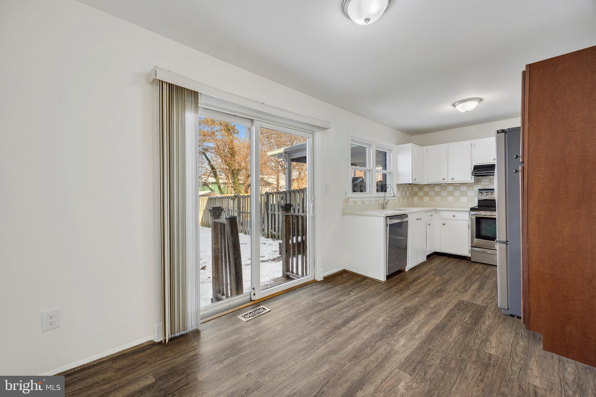 STONEYBROOKE VILLAGE - Residential Lease