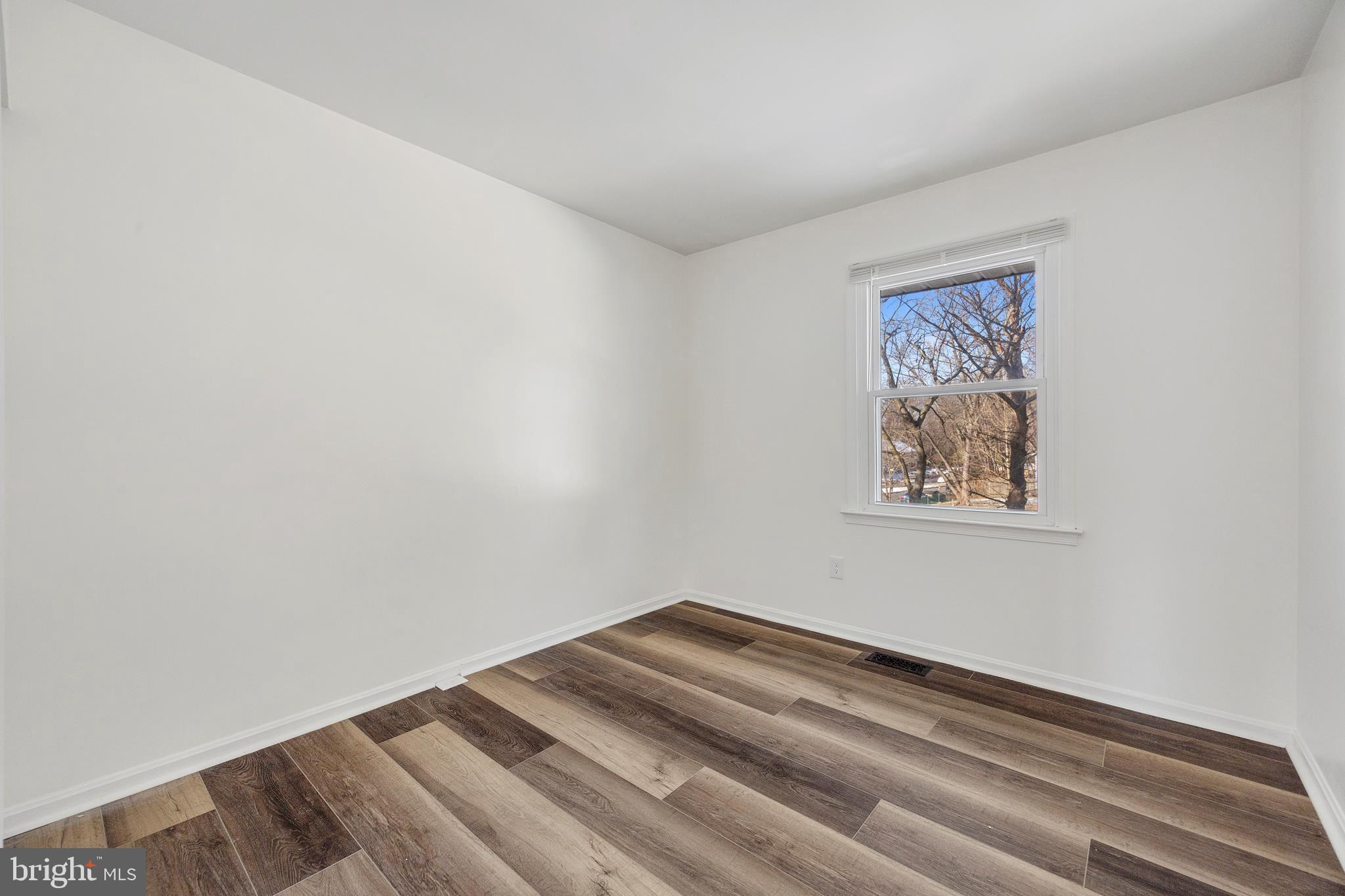 STONEYBROOKE VILLAGE - Residential Lease