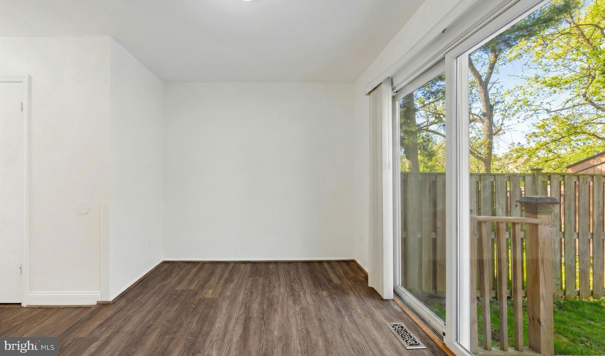 STONEYBROOKE VILLAGE - Residential Lease