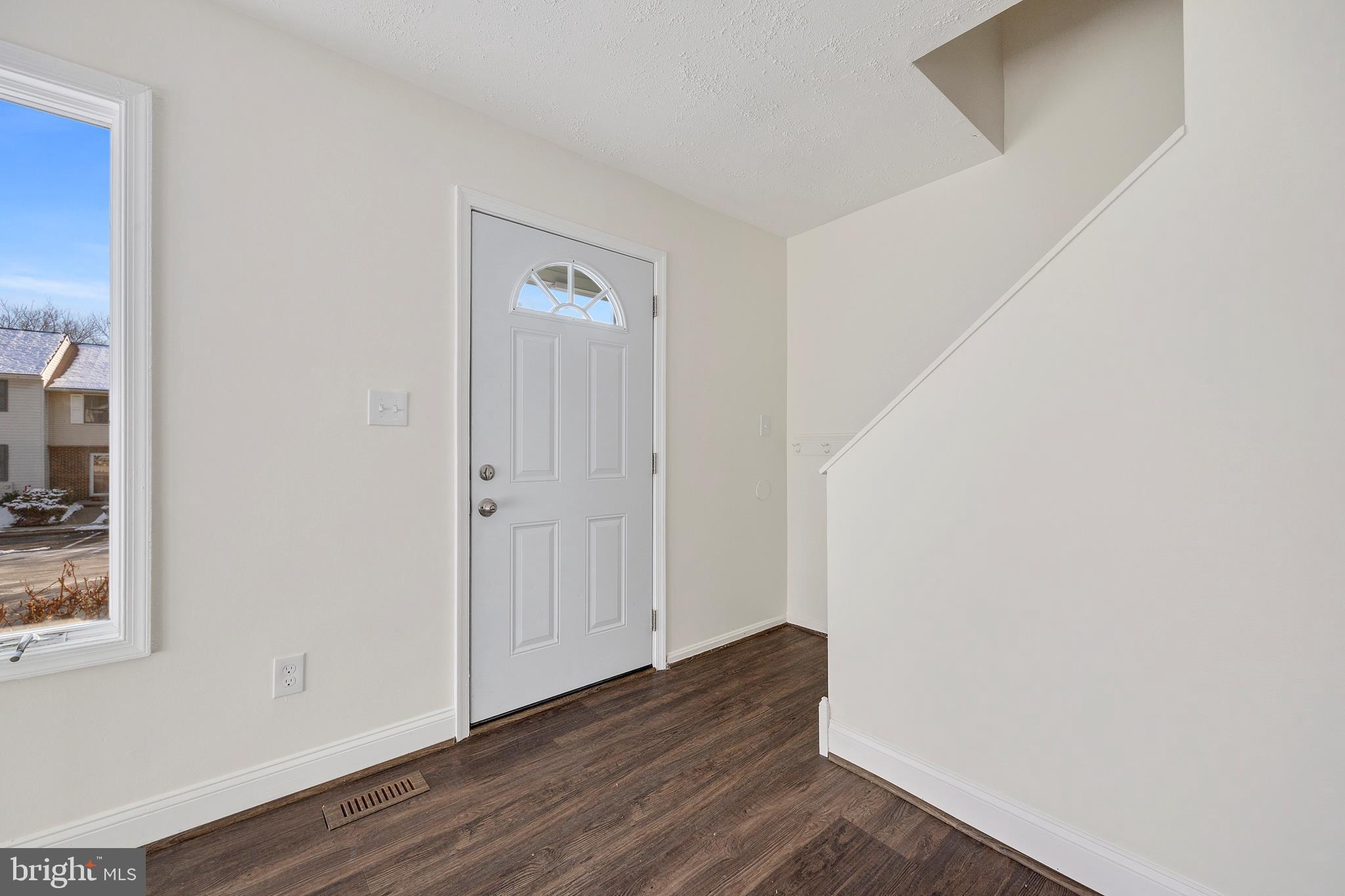 STONEYBROOKE VILLAGE - Residential Lease