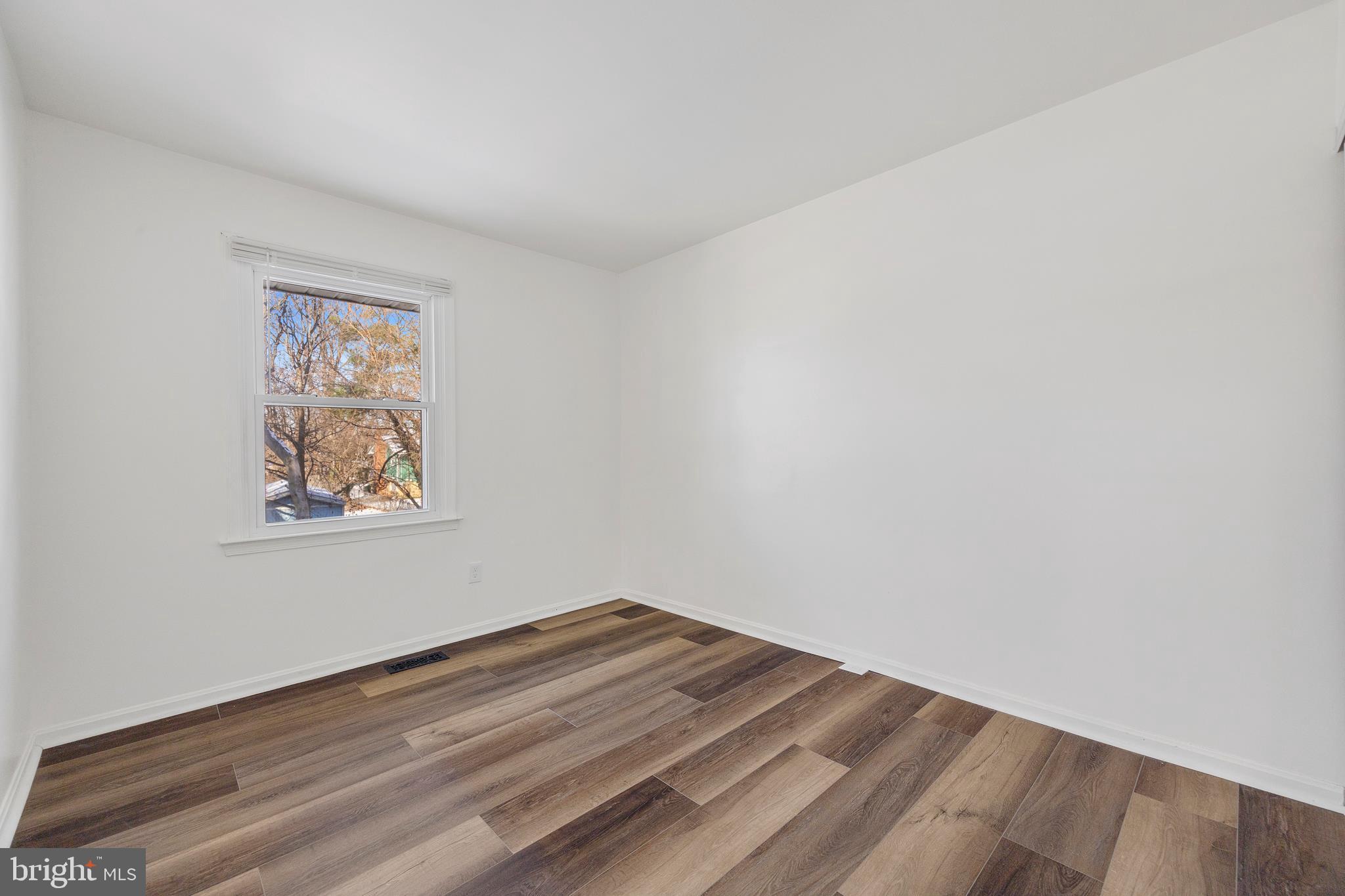 STONEYBROOKE VILLAGE - Residential Lease