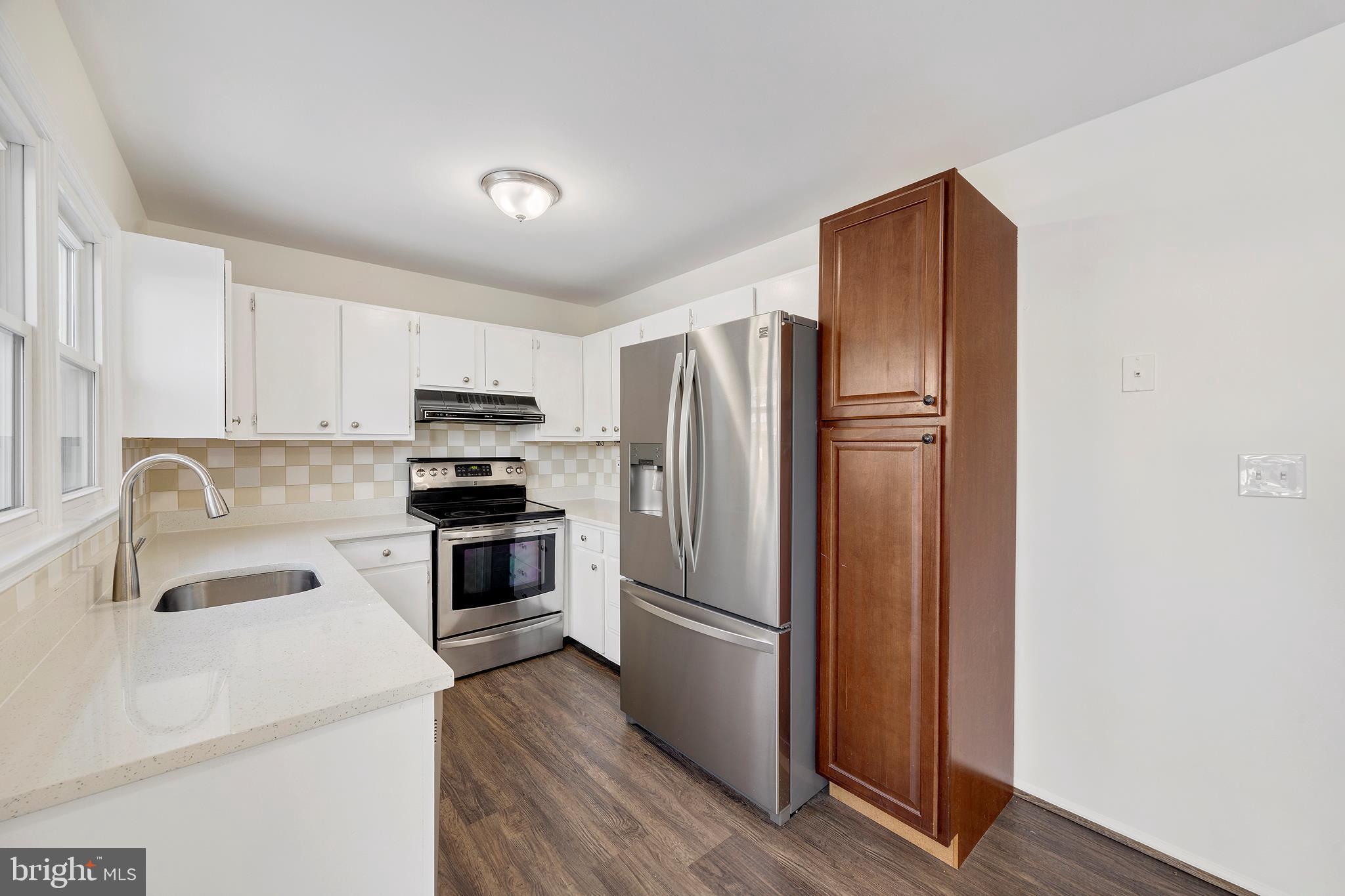 STONEYBROOKE VILLAGE - Residential Lease