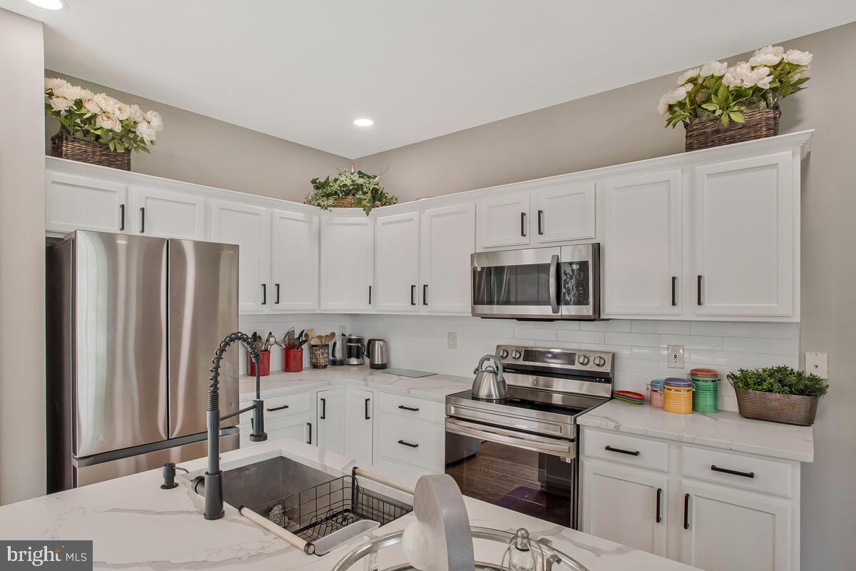 PERRYWOOD - Residential Lease