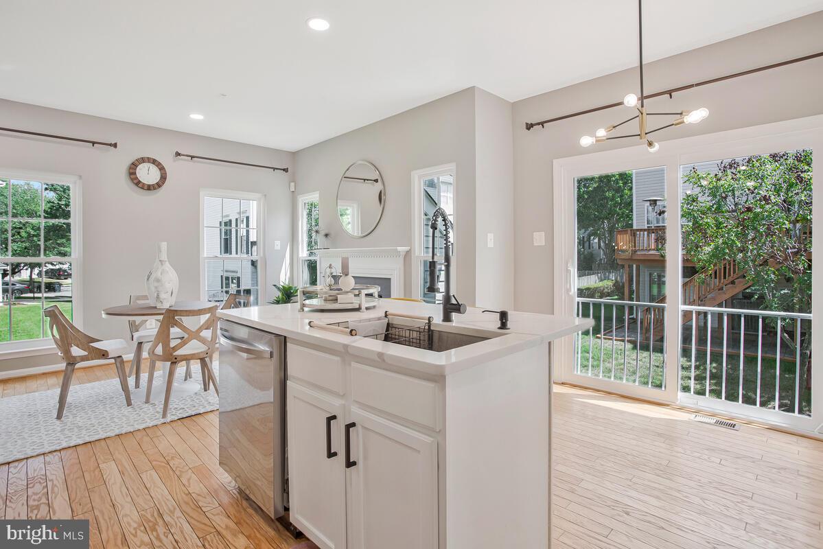 PERRYWOOD - Residential Lease