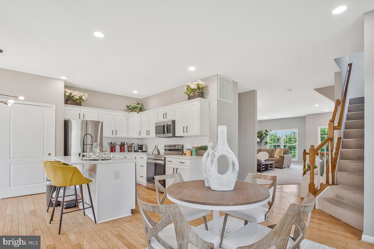 PERRYWOOD - Residential Lease