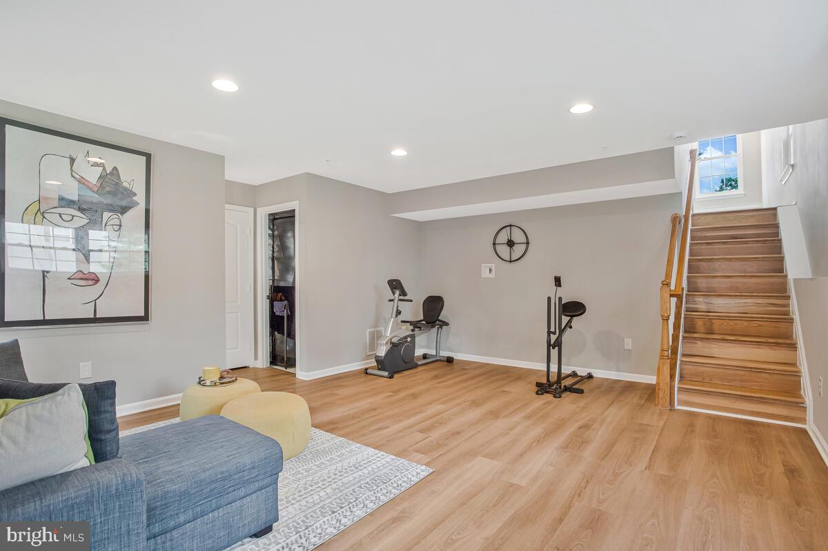 PERRYWOOD - Residential Lease