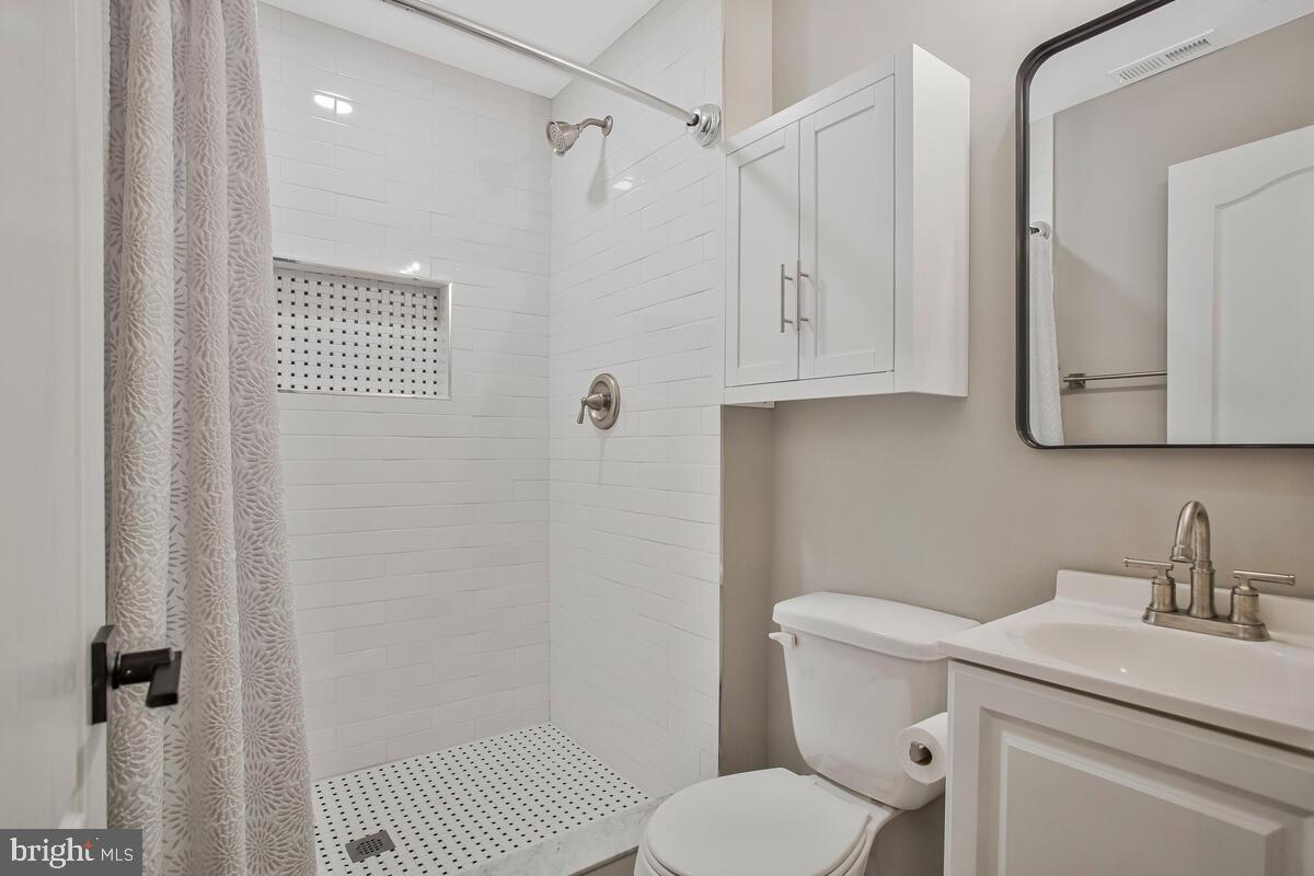 PERRYWOOD - Residential Lease