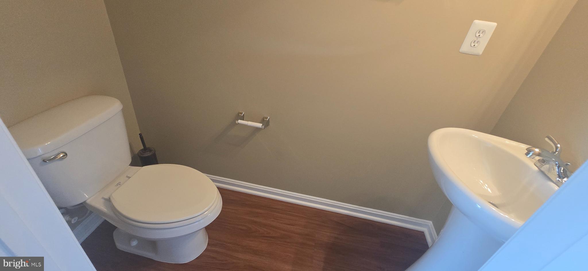 POWELLS RUN VILLAGE COND - Residential Lease