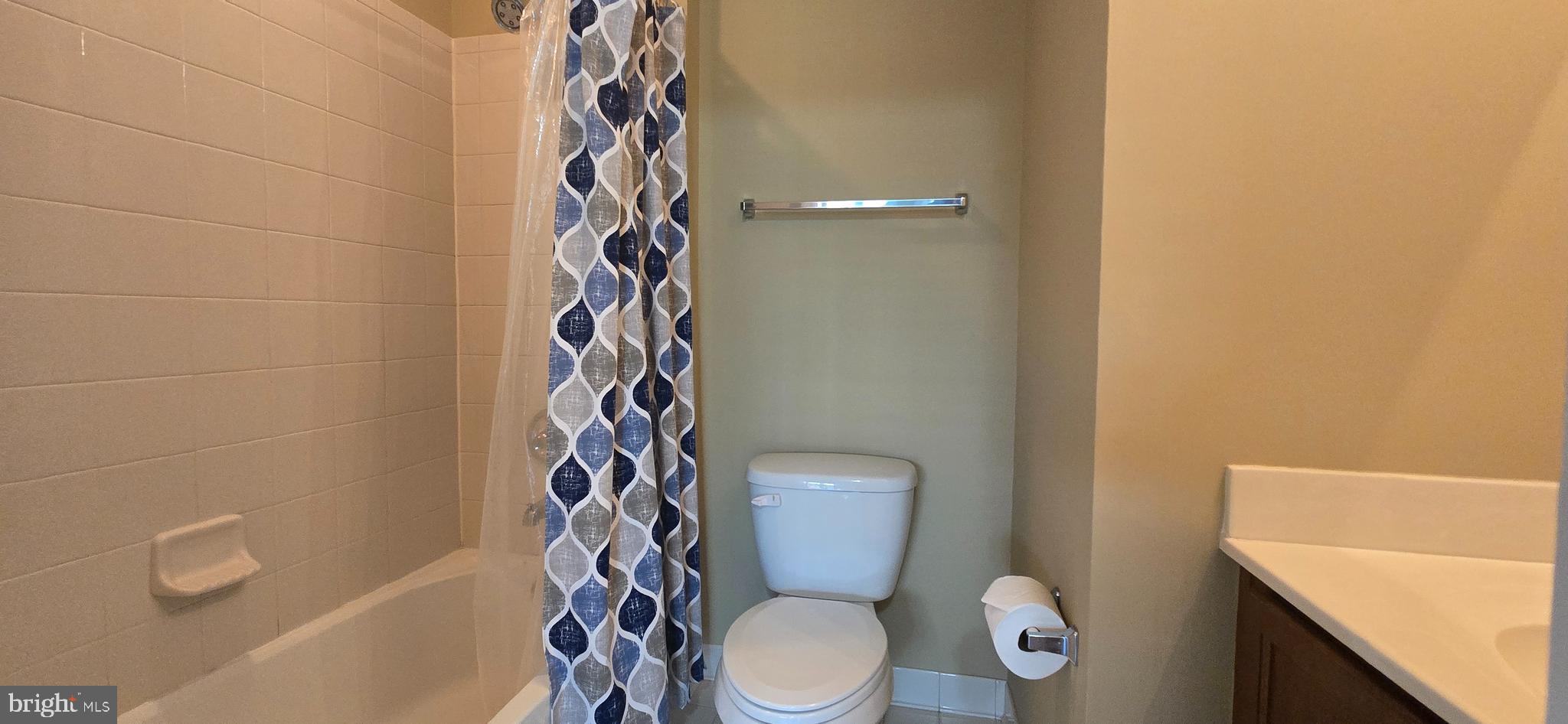 POWELLS RUN VILLAGE COND - Residential Lease