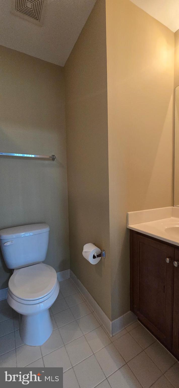 POWELLS RUN VILLAGE COND - Residential Lease