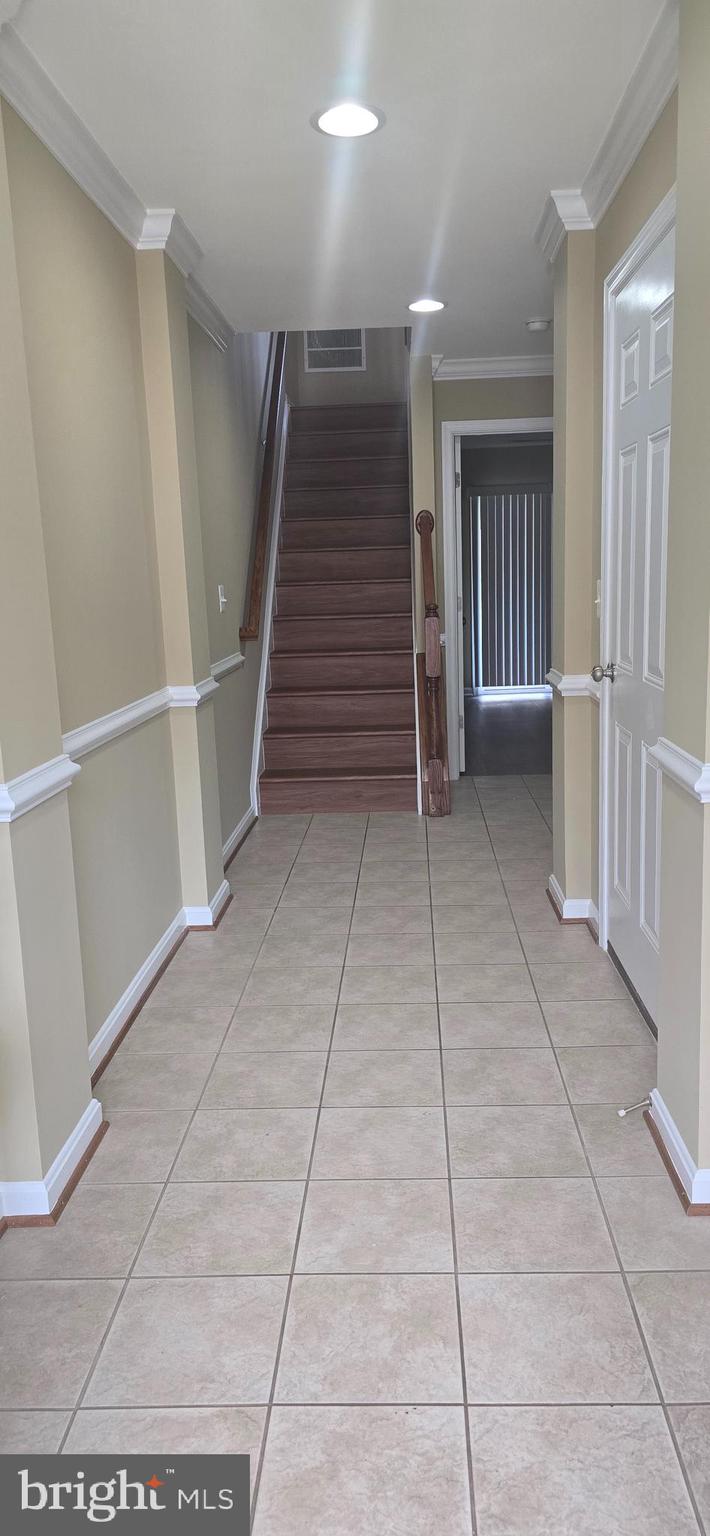 POWELLS RUN VILLAGE COND - Residential Lease