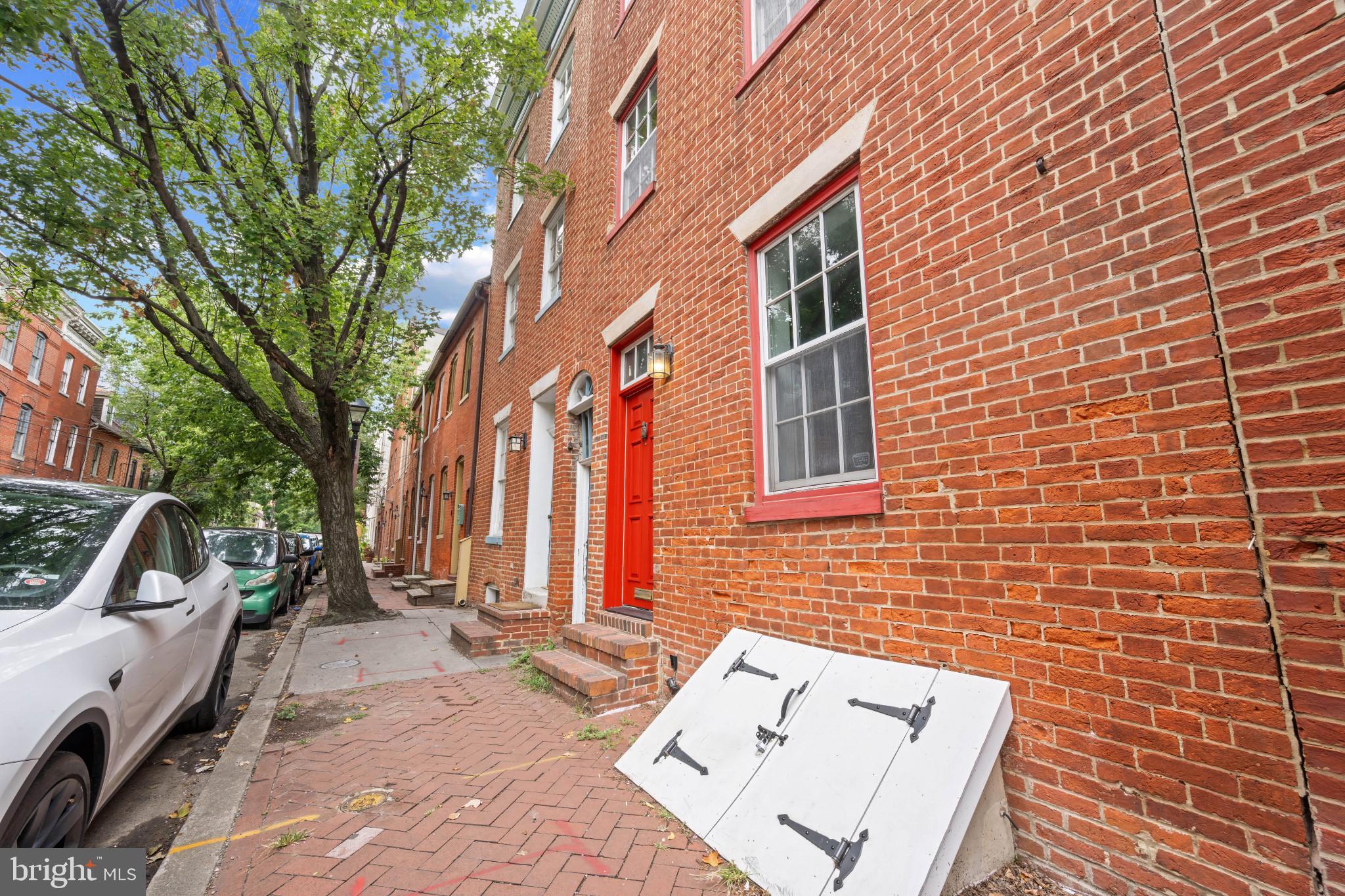 1614 LANCASTER STREET