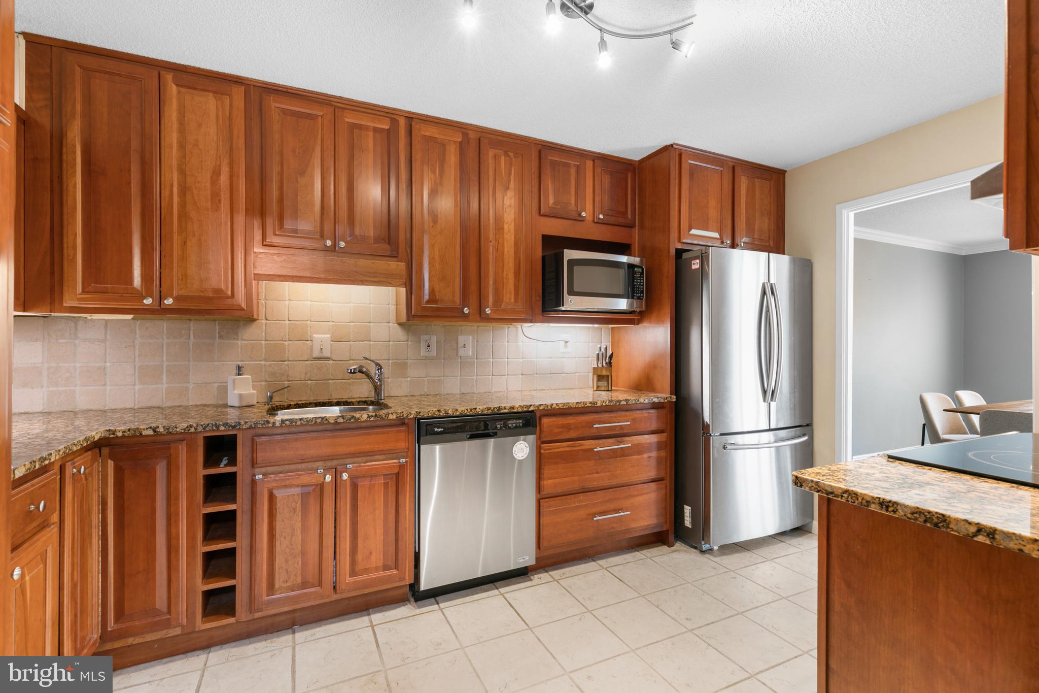 WATERGATE AT LANDMARK - Residential Lease