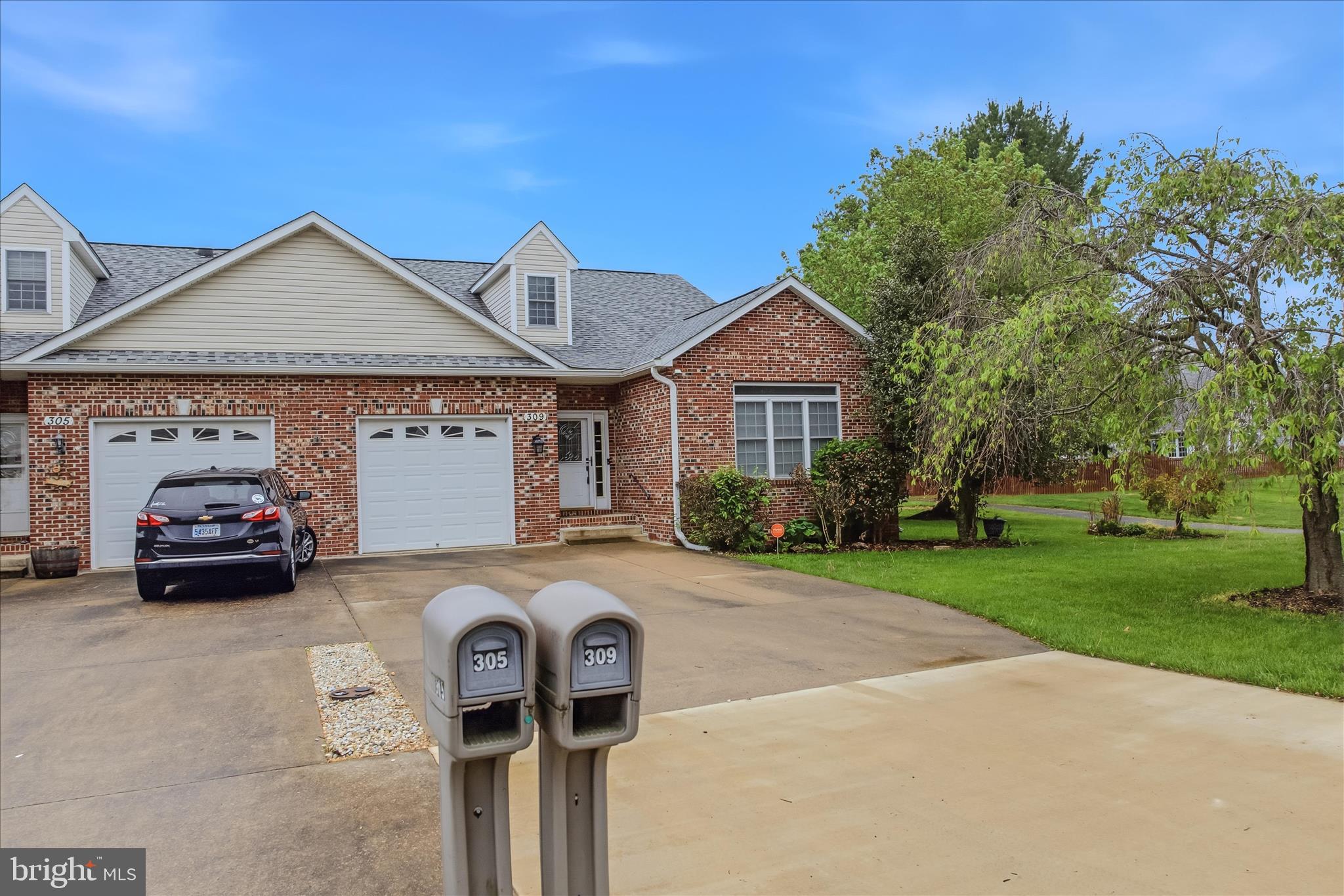 LOCUST HILL - Residential