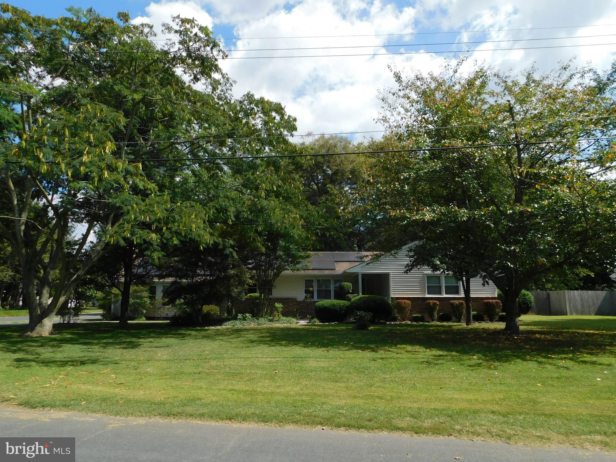 601 SHERWOOD CIRCLE