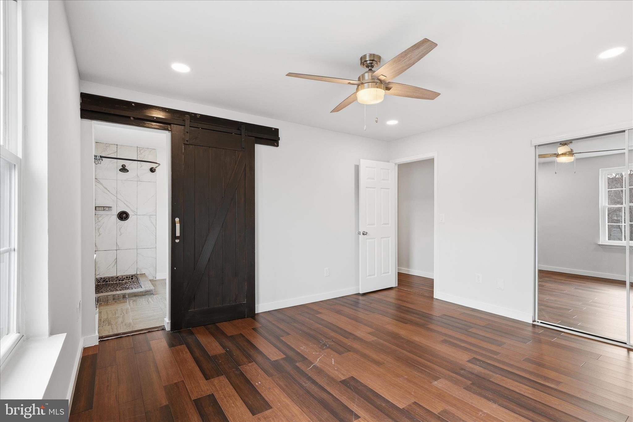 LONDON TOWNE - Residential