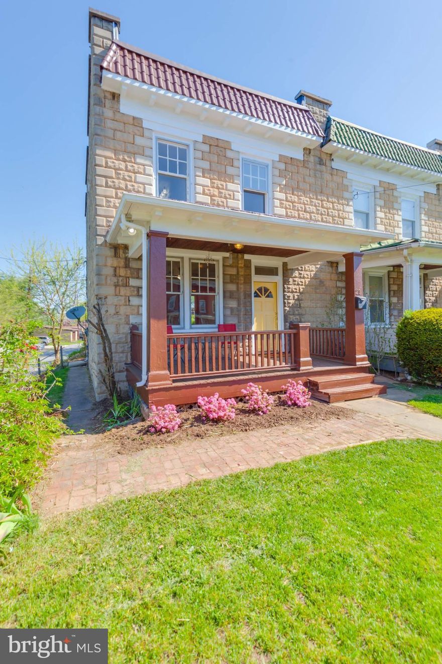 Enjoy all that living in DOWNTOWN Frederick has to offer! This renovated brownstone end unit townhome has update kitchen with brand-new SS appliances. Gorgeous hardwood floors, trim and staircase have just been refinished. Baths have been updated and feature pedestal sink, claws-foot tub and custom ceramic tile shower.  3 porches to relax under. Private back yard shaded by trellis.Off st parking!