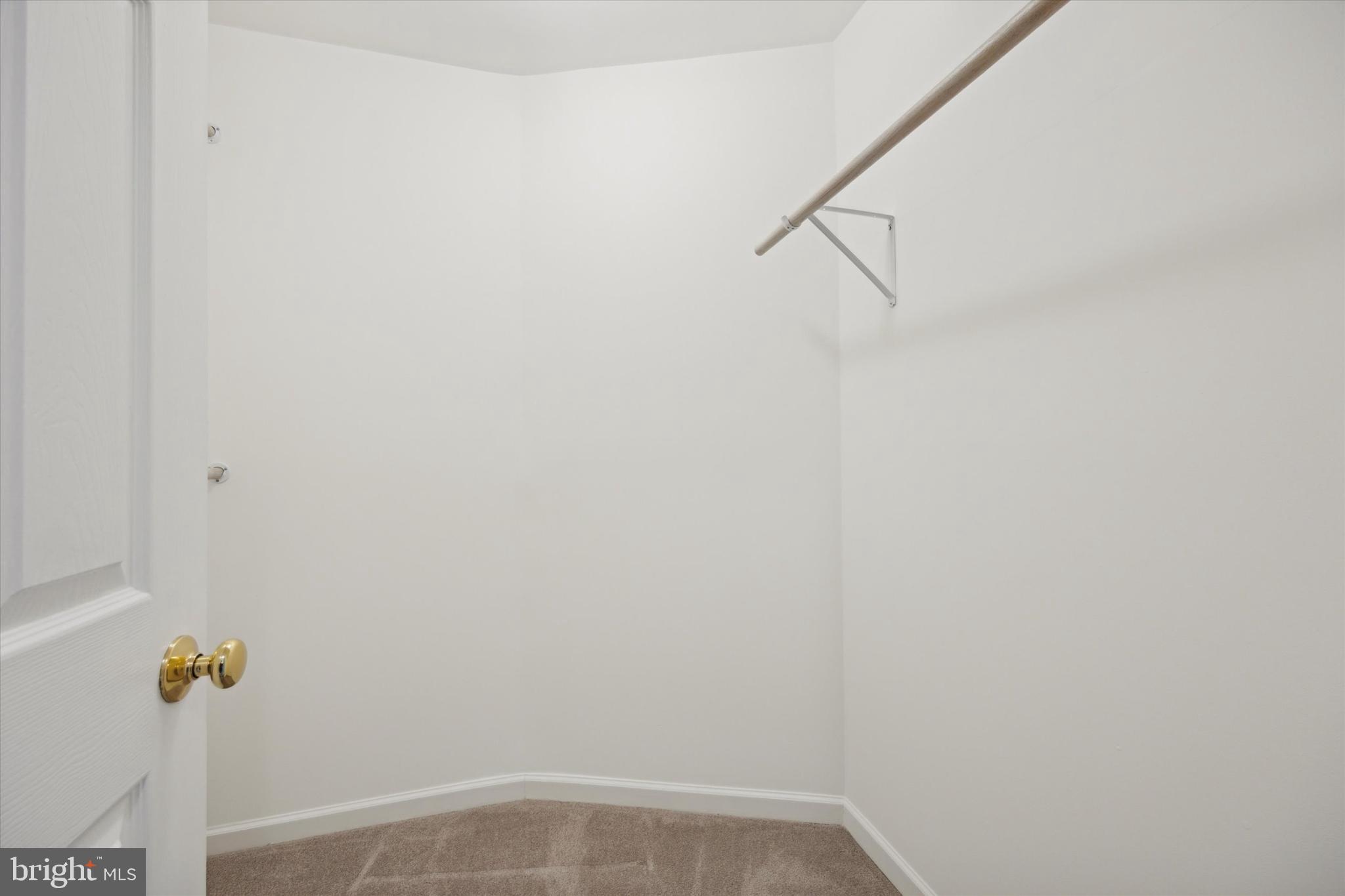 BALLINAHINCH - Residential