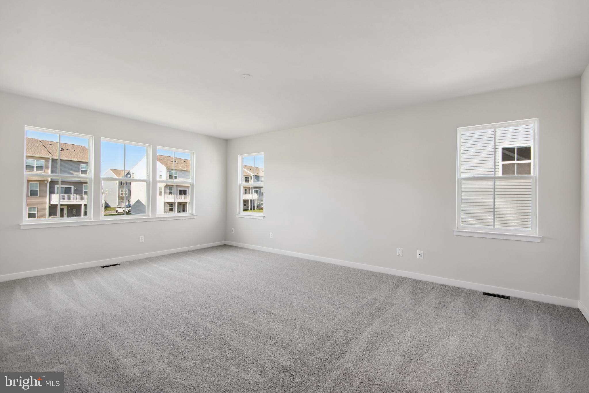 SENSENY VILLAGE - Residential