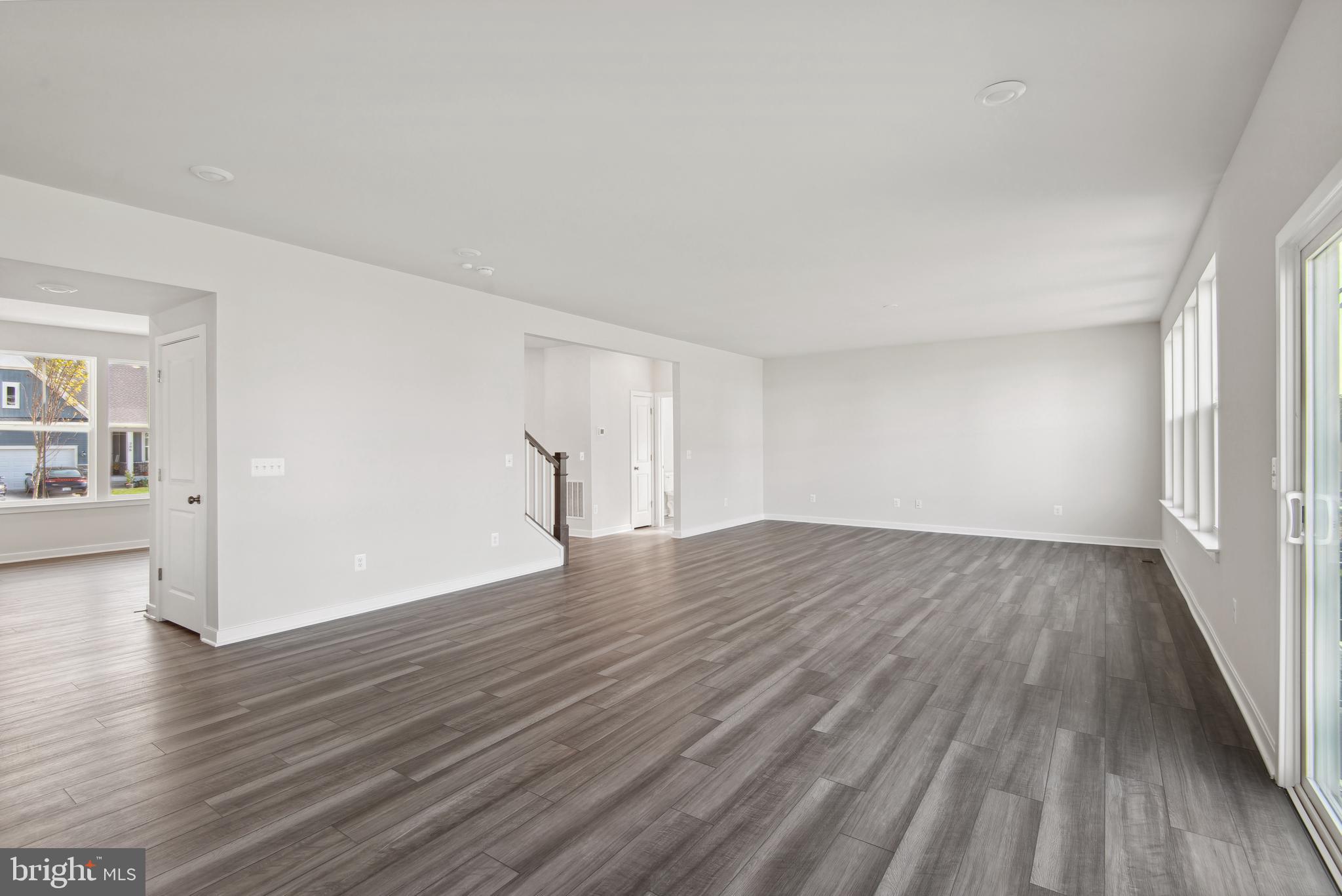 SENSENY VILLAGE - Residential