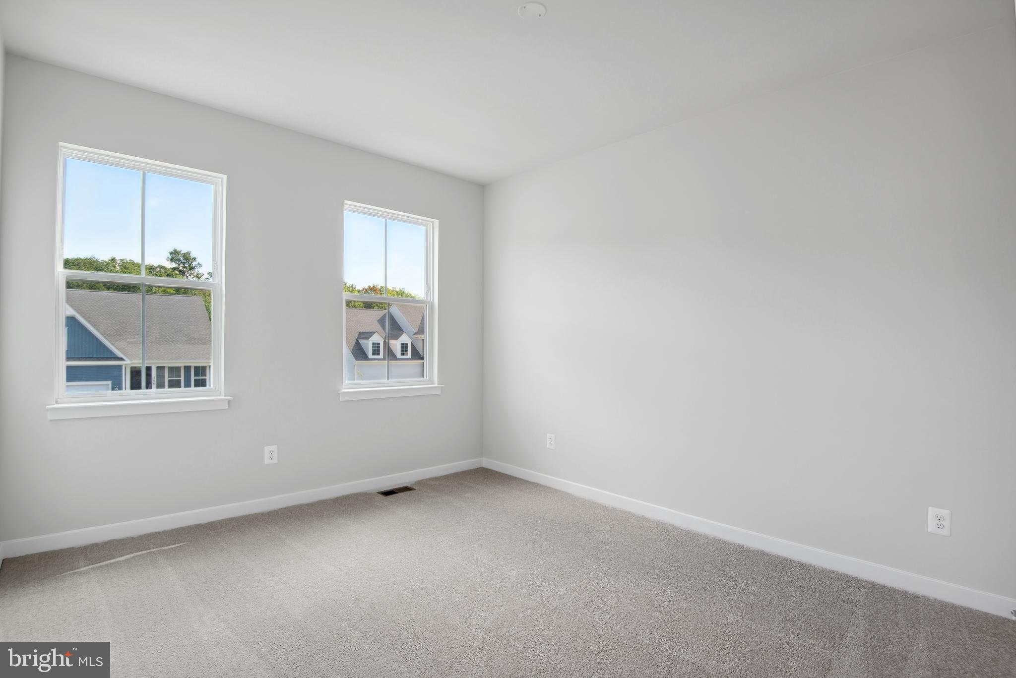 SENSENY VILLAGE - Residential