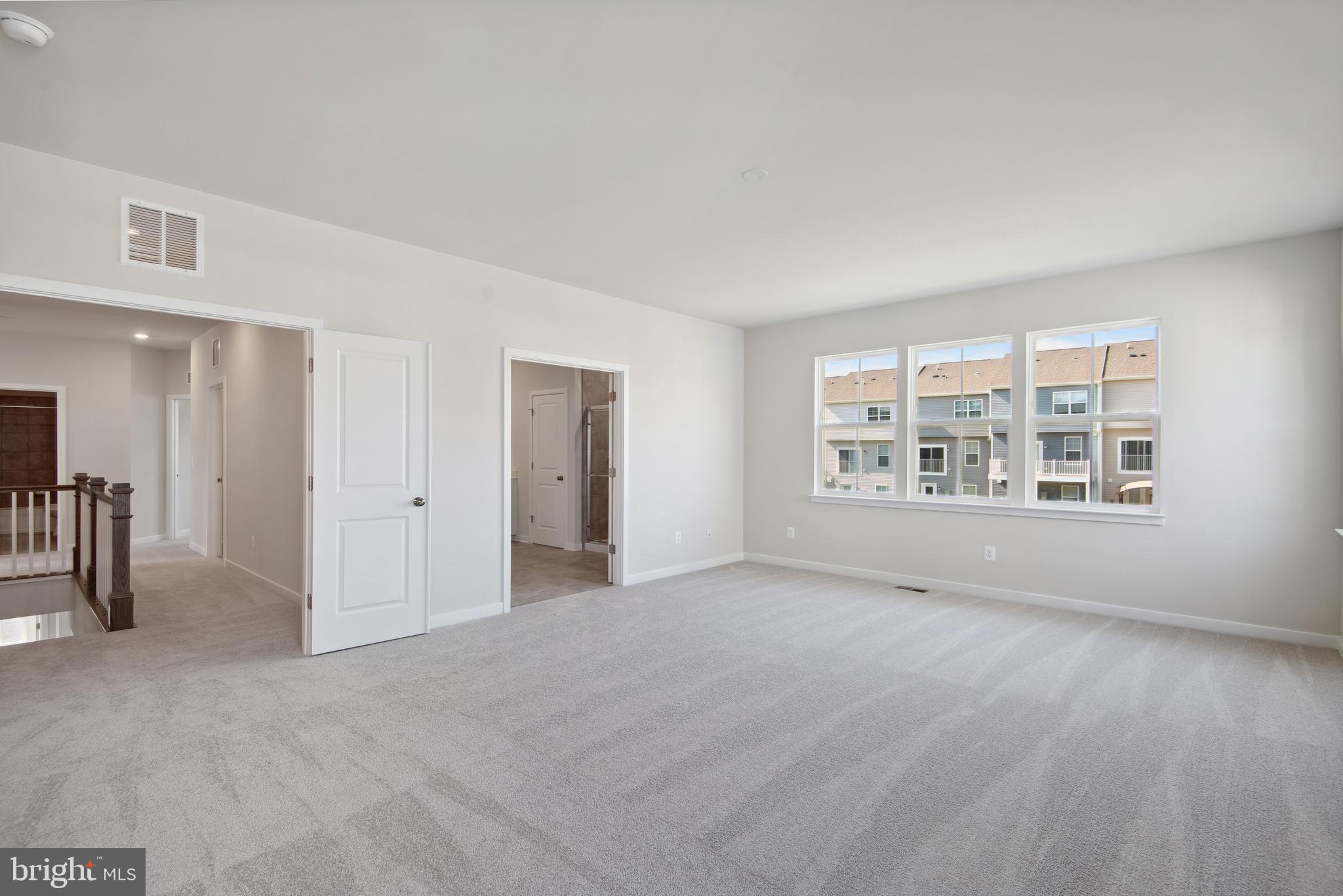 SENSENY VILLAGE - Residential