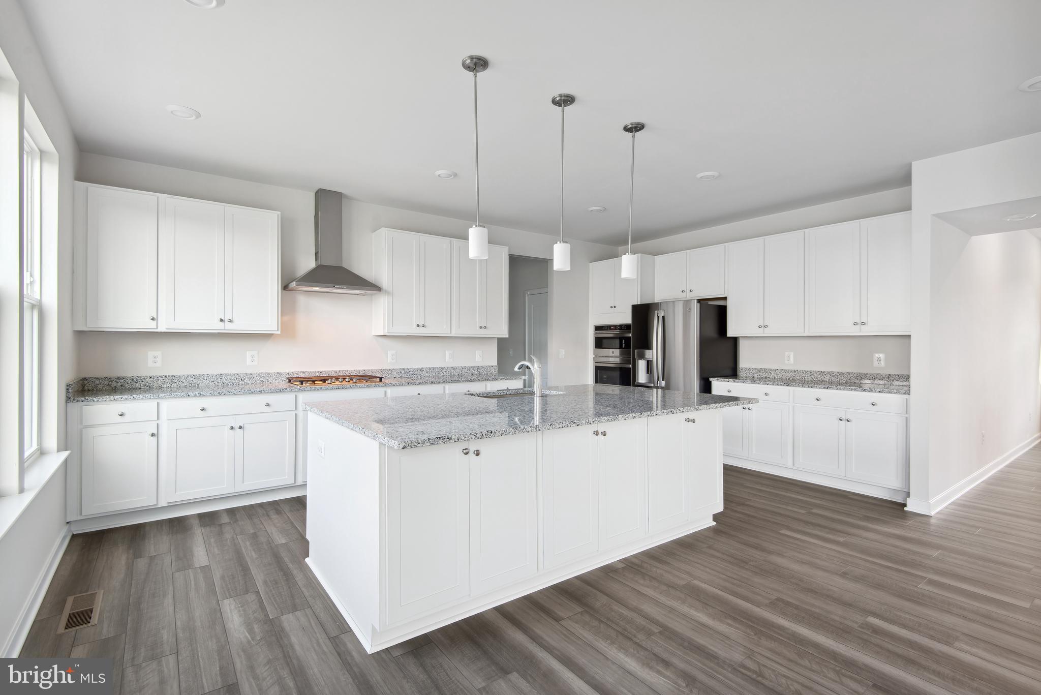 SENSENY VILLAGE - Residential