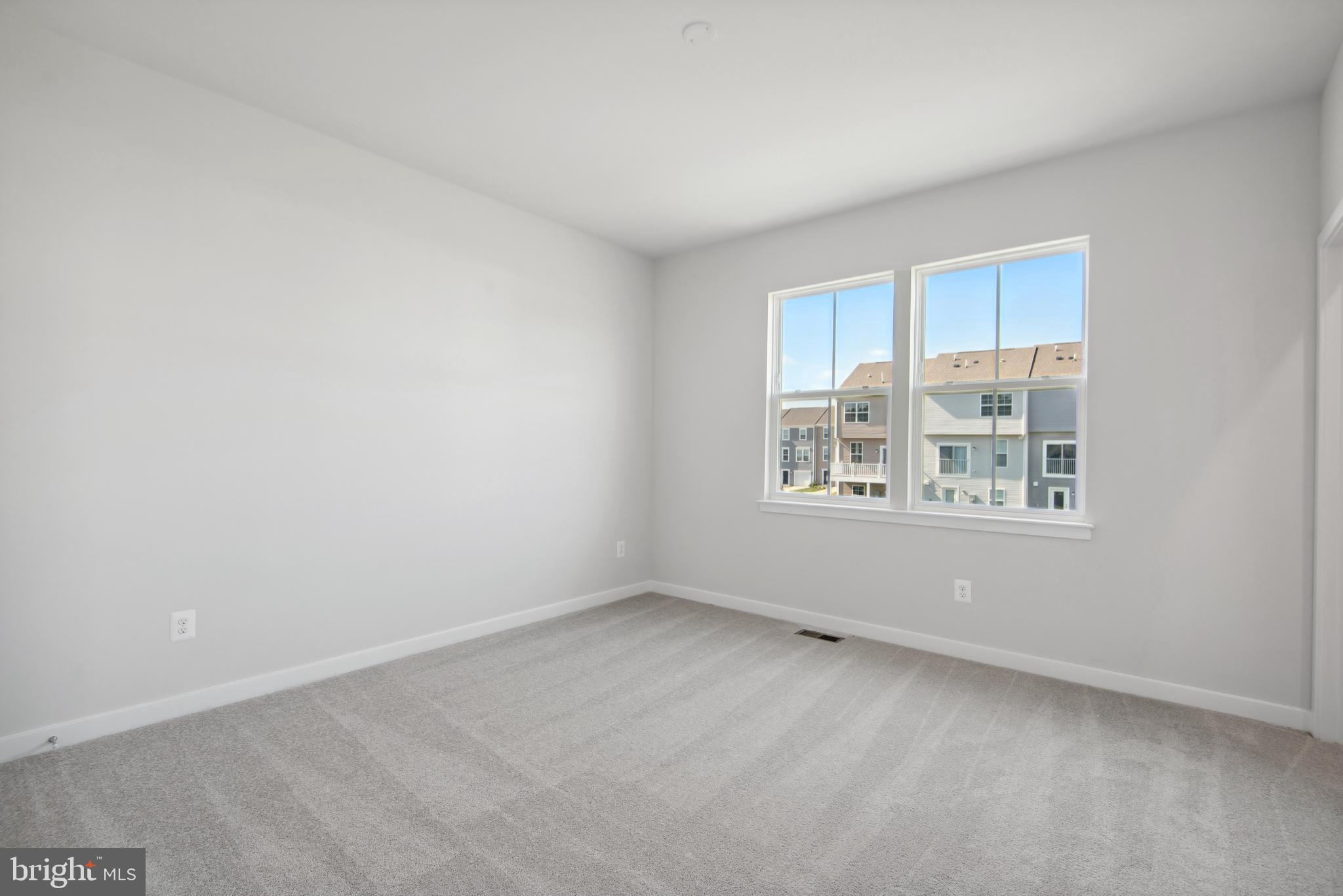 SENSENY VILLAGE - Residential