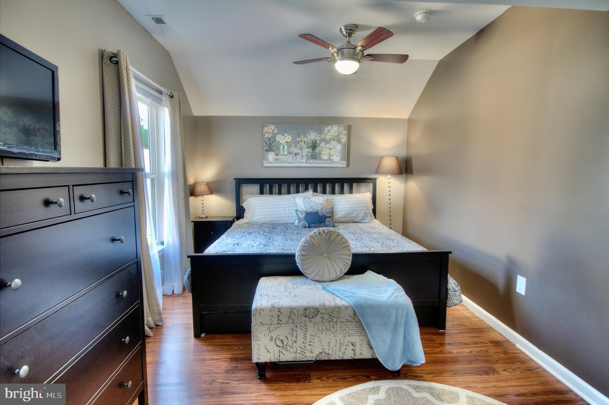 INDIAN CREEK - Residential