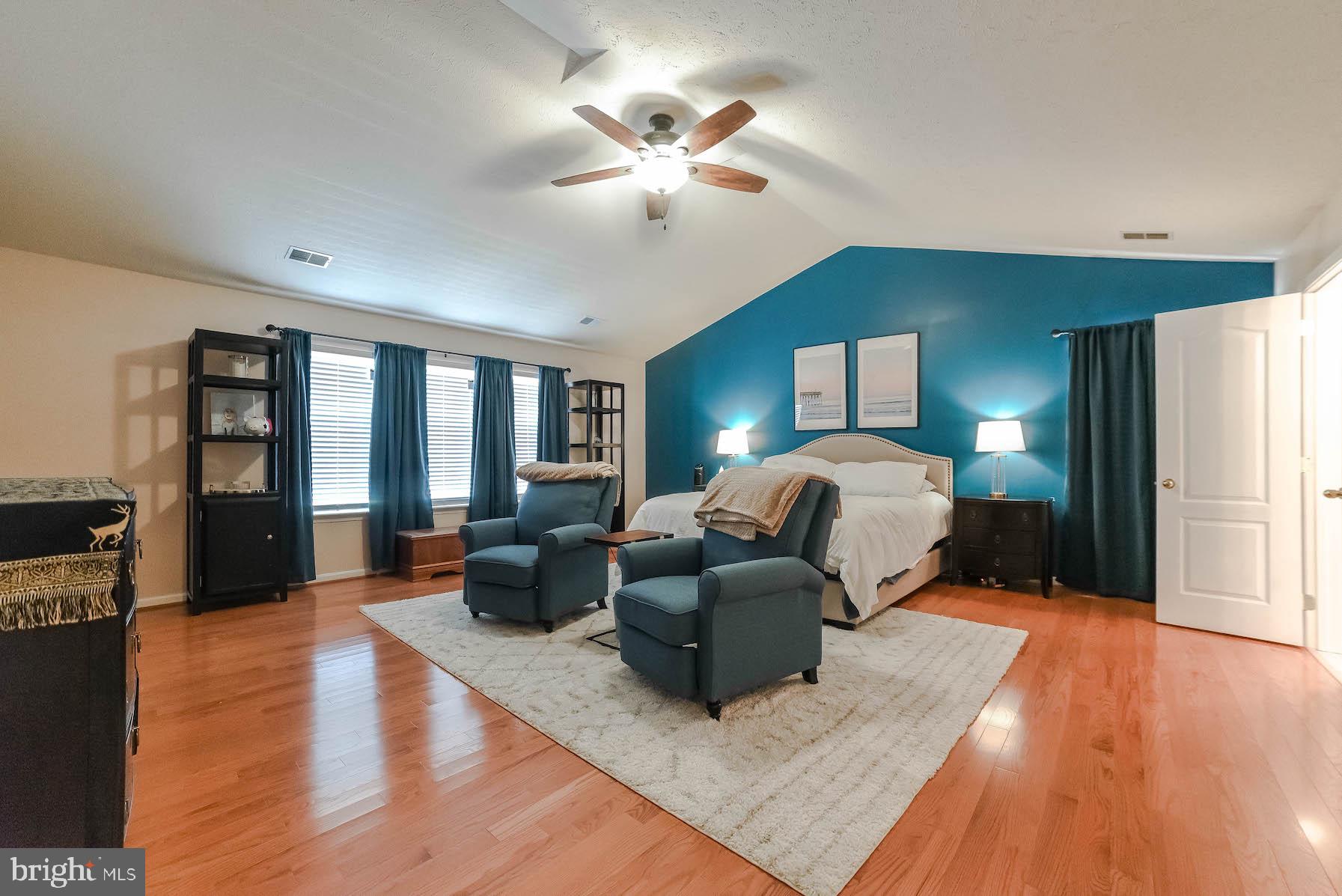 FERRY DOCK CROSSING - Residential