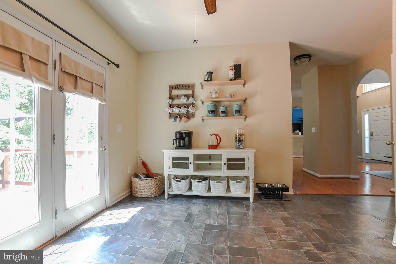 FERRY DOCK CROSSING - Residential