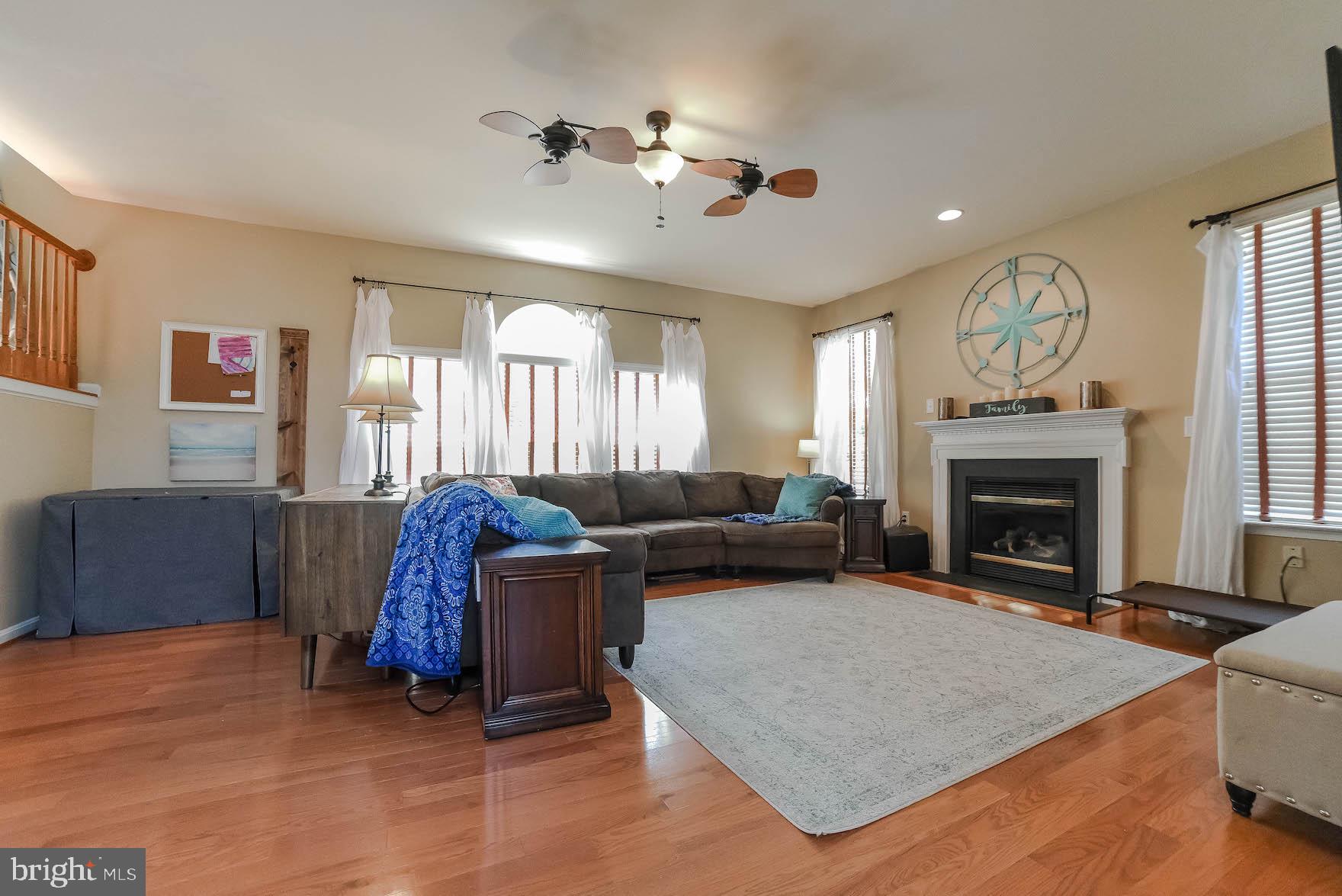 FERRY DOCK CROSSING - Residential