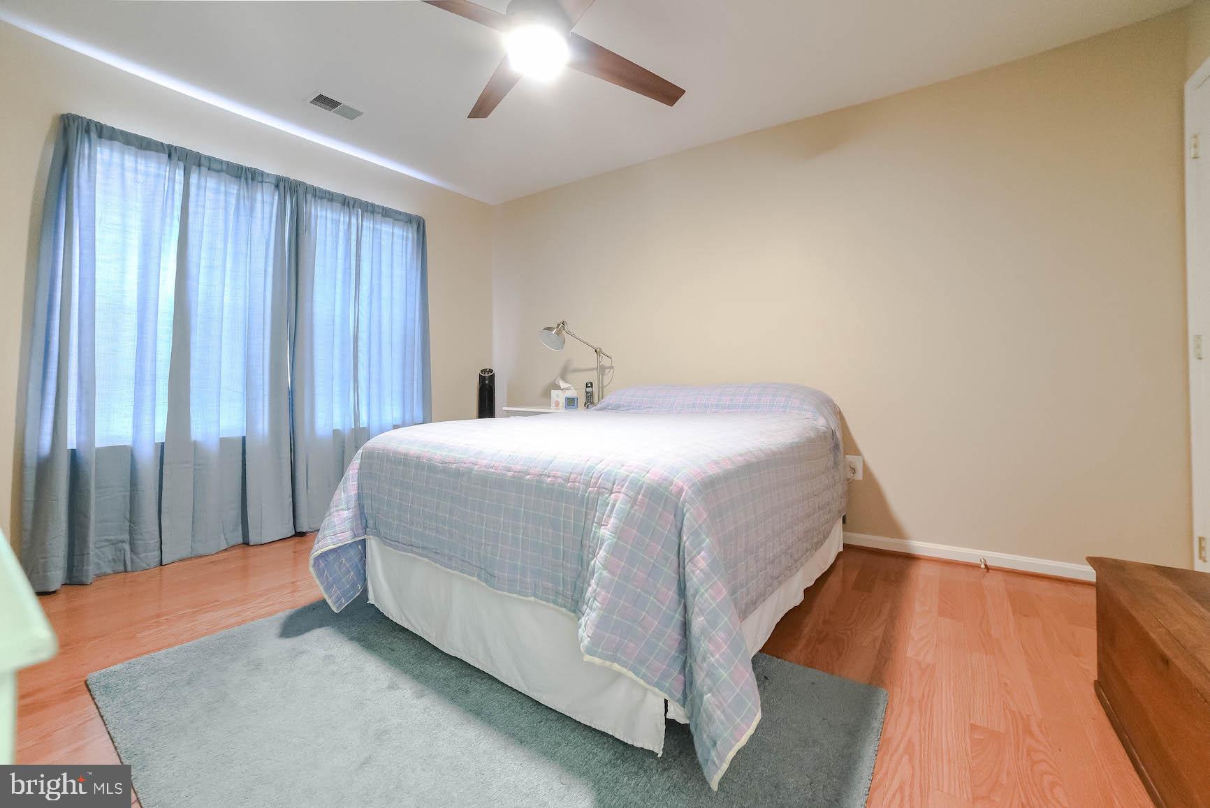 FERRY DOCK CROSSING - Residential