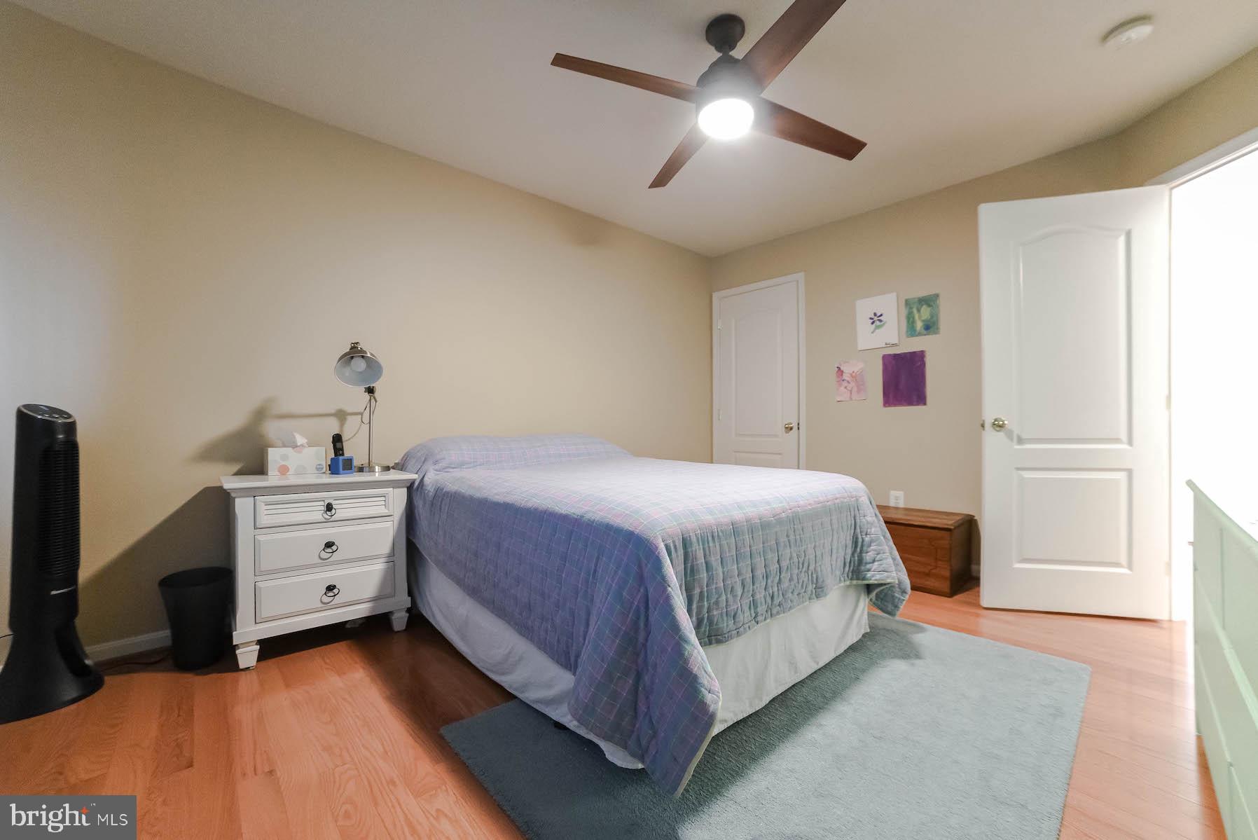 FERRY DOCK CROSSING - Residential