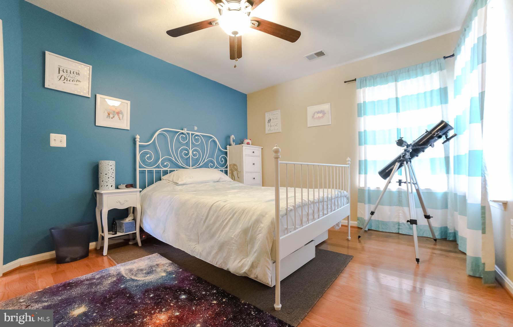 FERRY DOCK CROSSING - Residential