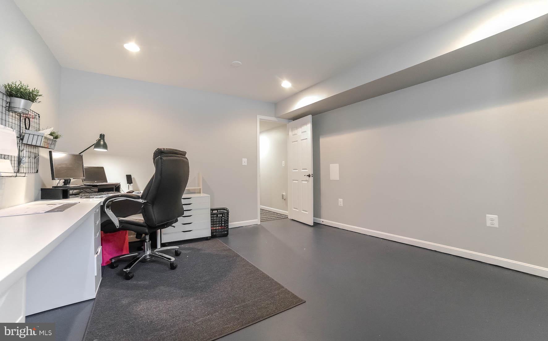 FERRY DOCK CROSSING - Residential