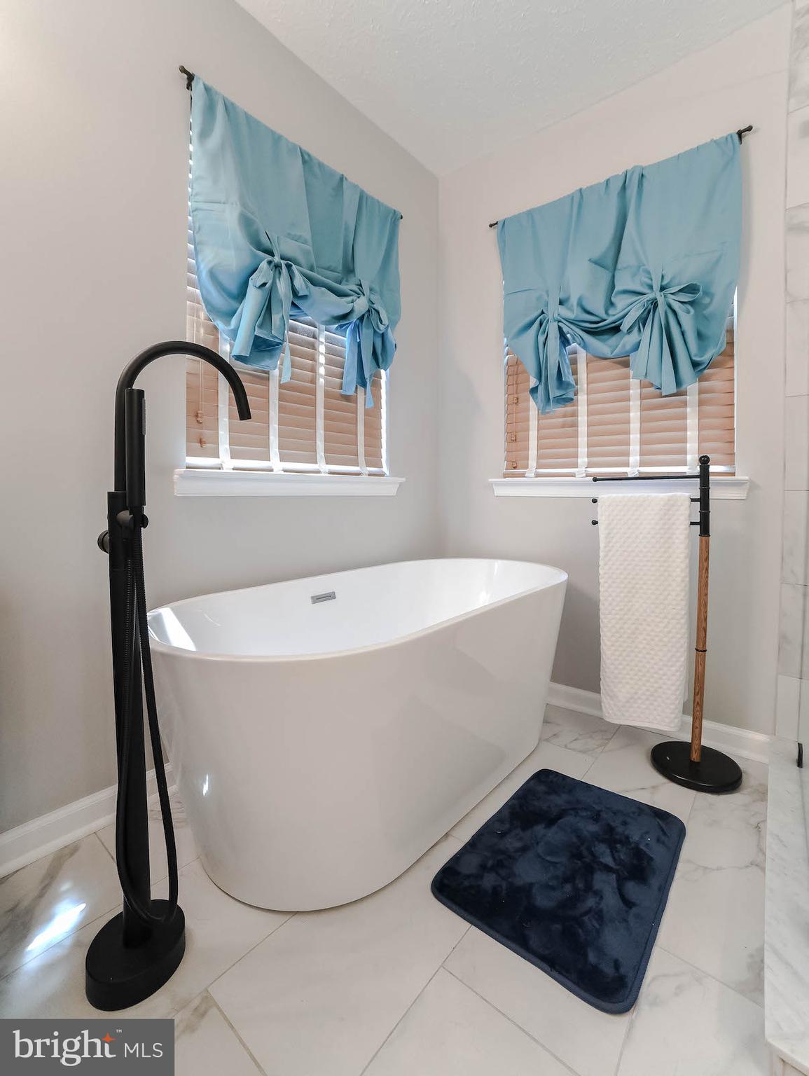 FERRY DOCK CROSSING - Residential