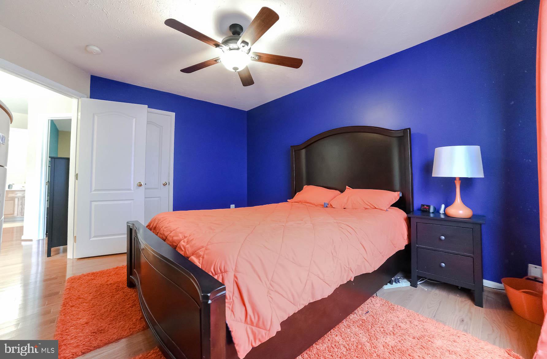 FERRY DOCK CROSSING - Residential