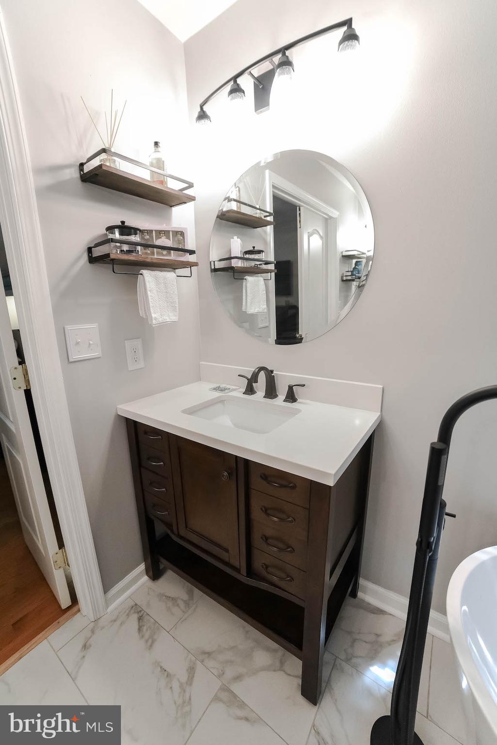 FERRY DOCK CROSSING - Residential