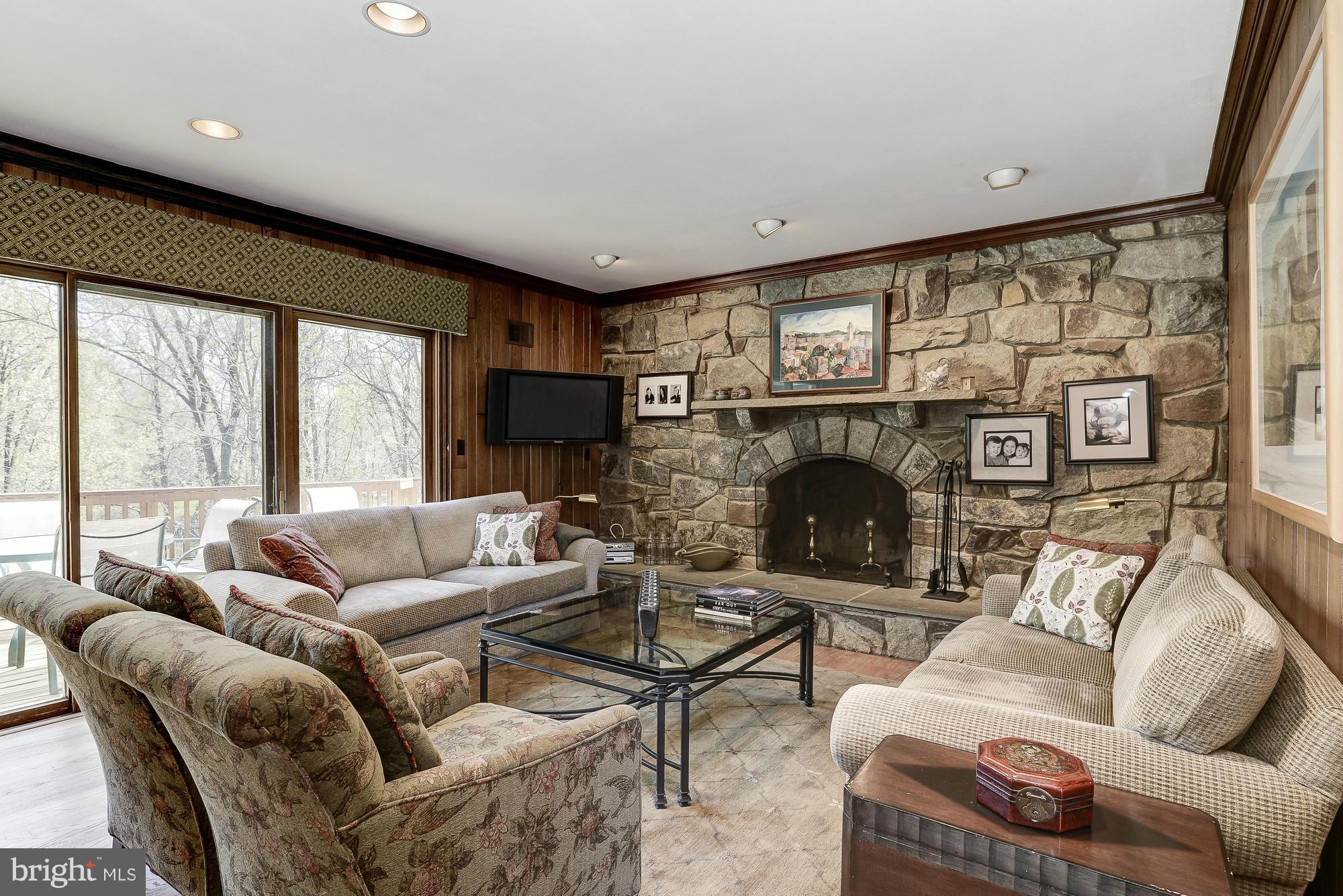 POTOMAC VILLAGE - Residential