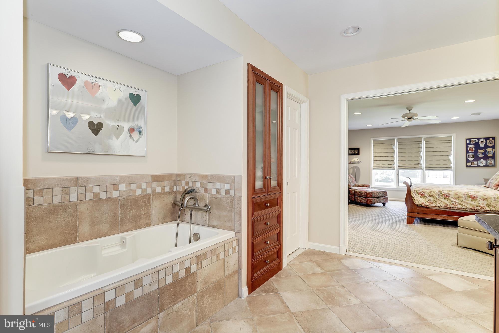 POTOMAC VILLAGE - Residential