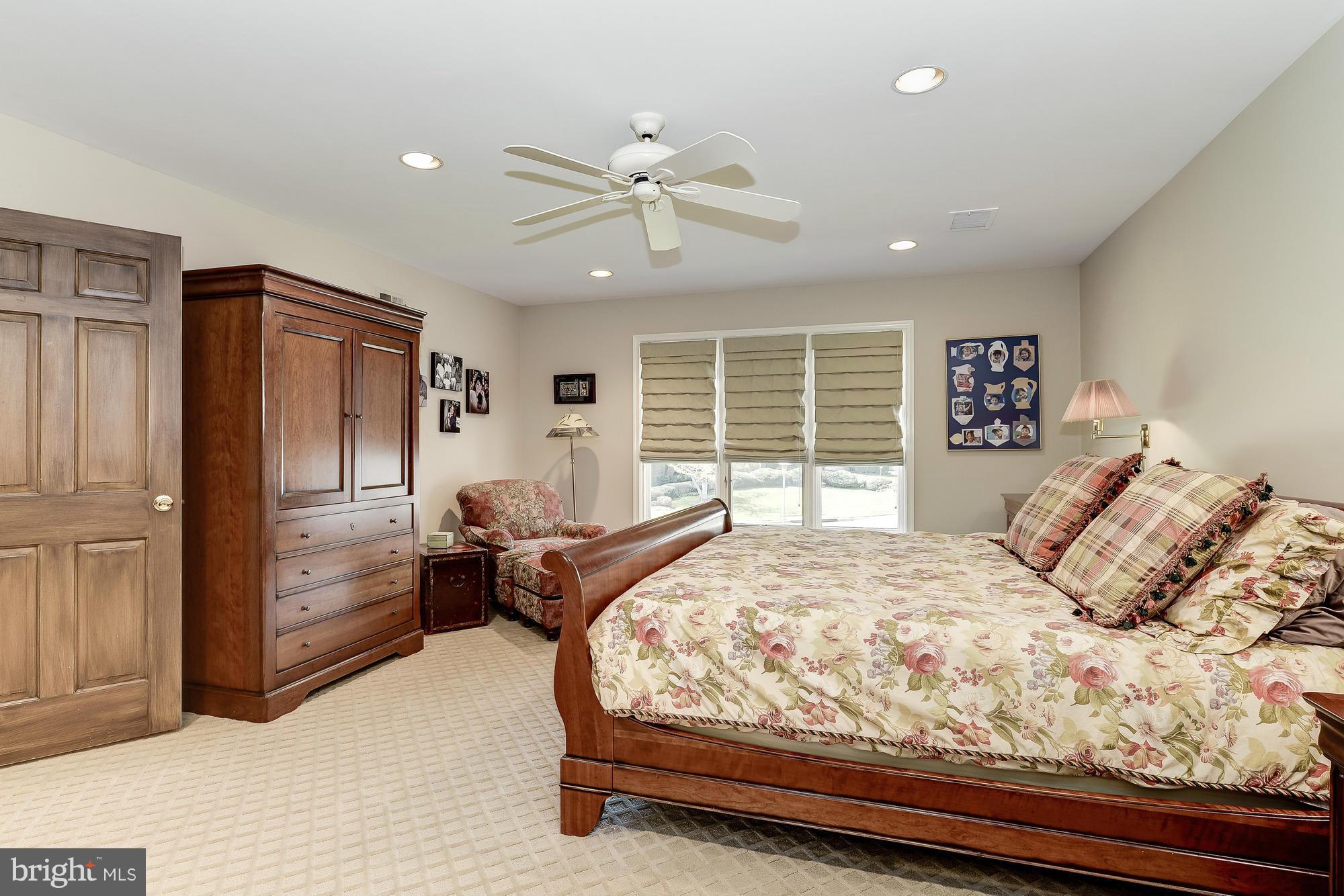 POTOMAC VILLAGE - Residential