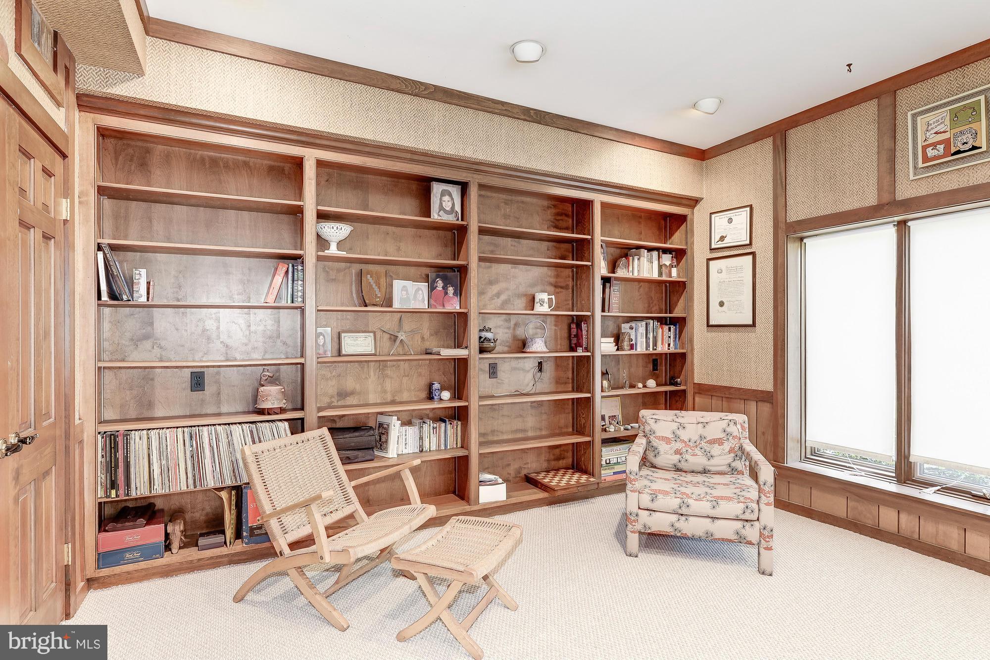 POTOMAC VILLAGE - Residential