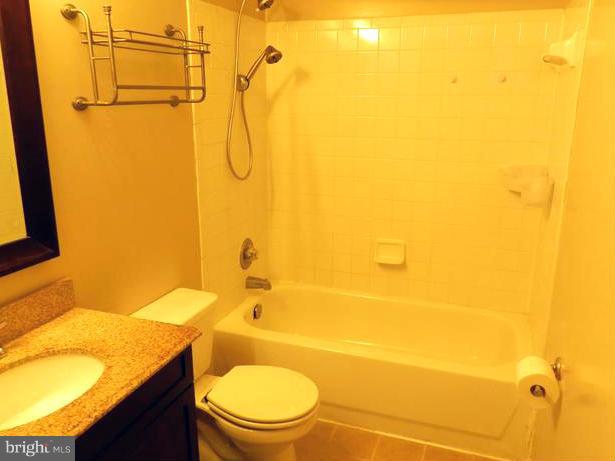 SUMMERHOUSE CONDO - Residential Lease