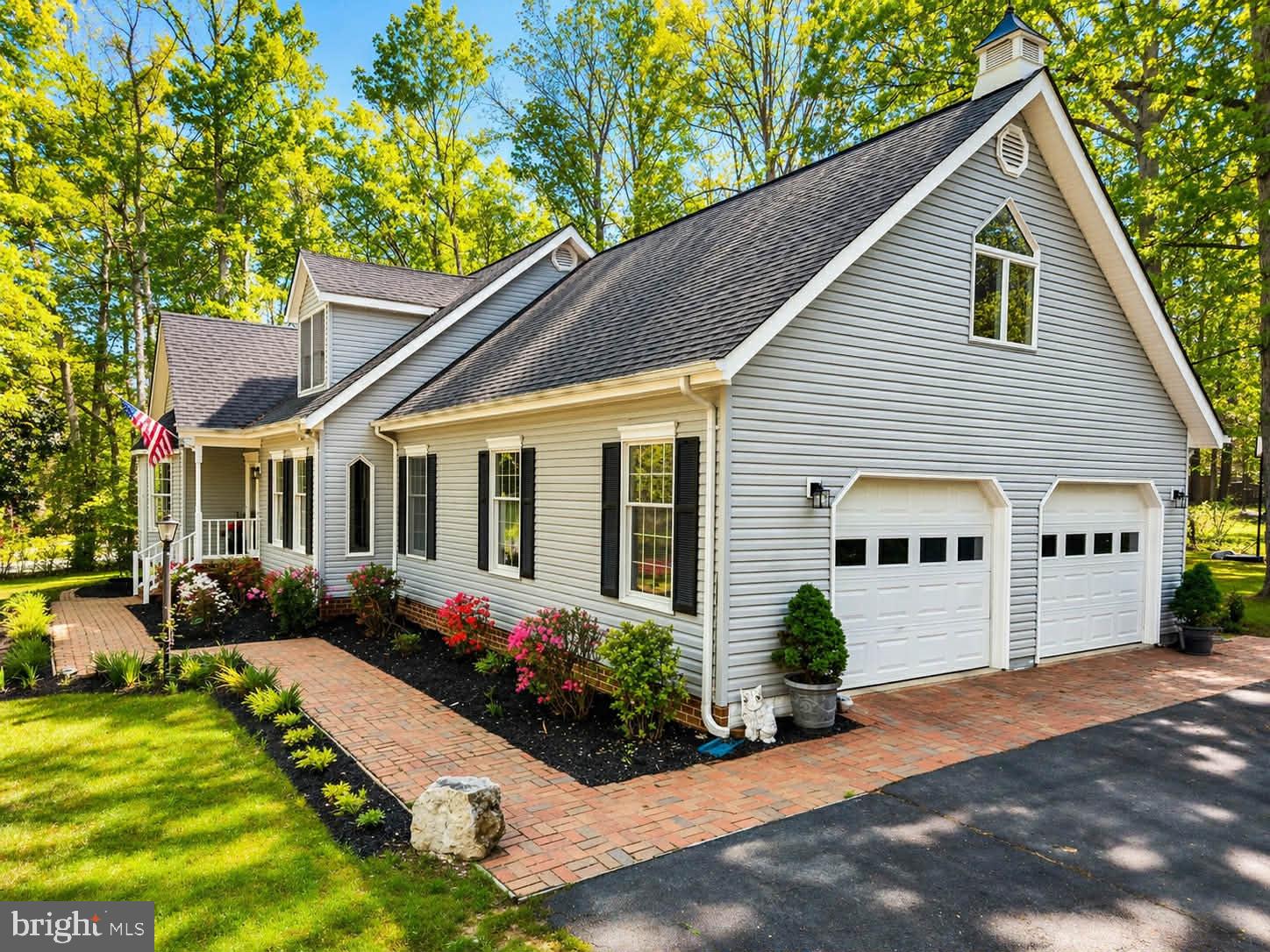 999 LAKE HERITAGE DRIVE