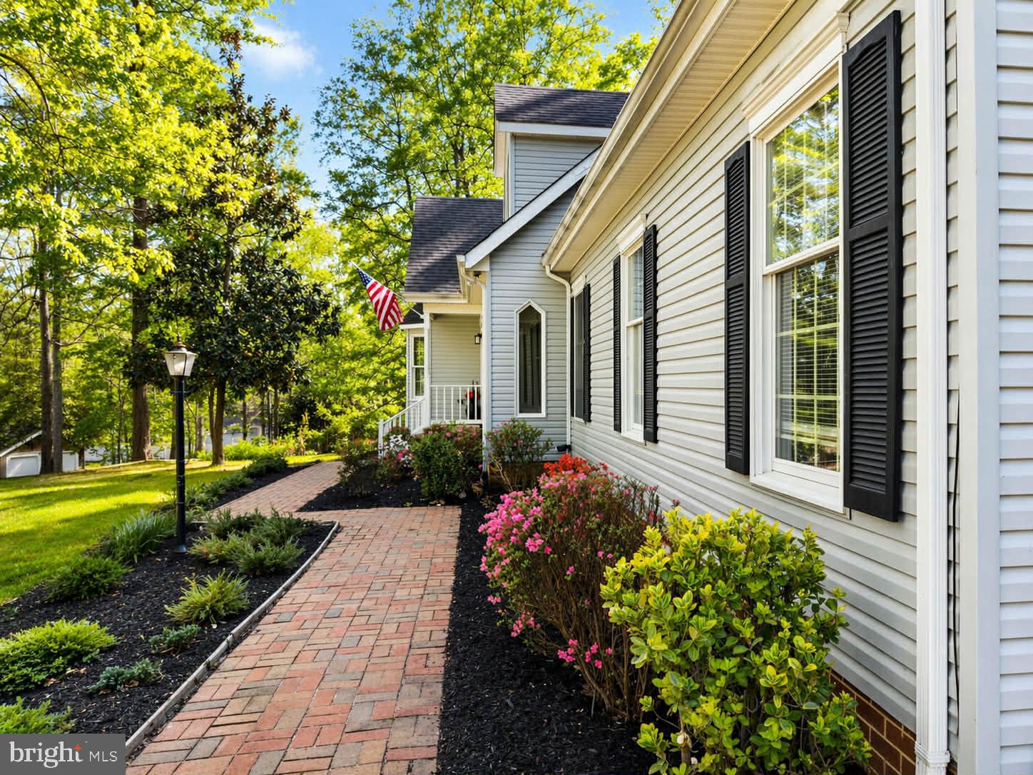 999 LAKE HERITAGE DRIVE