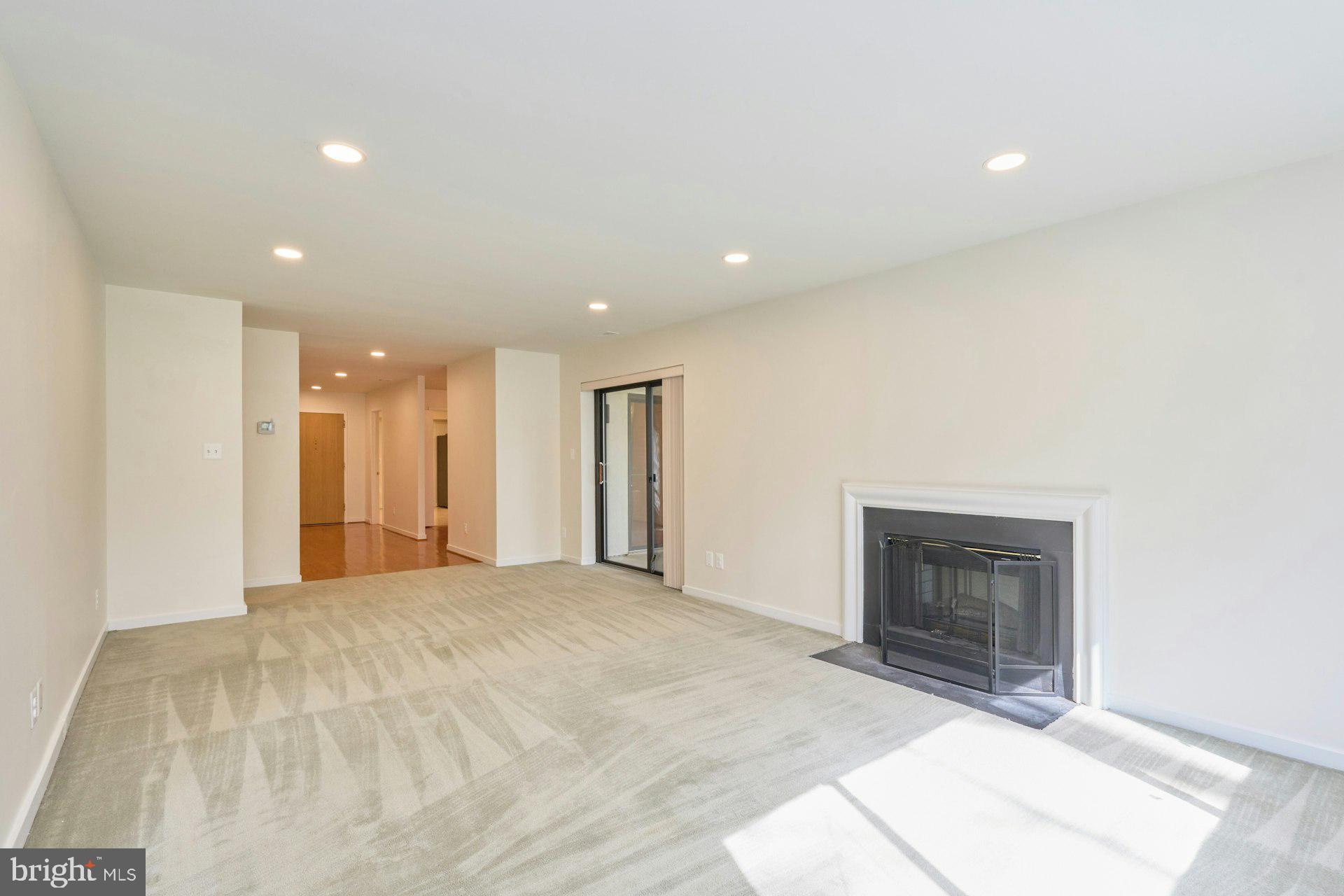 WATERFORD SQUARE - Residential