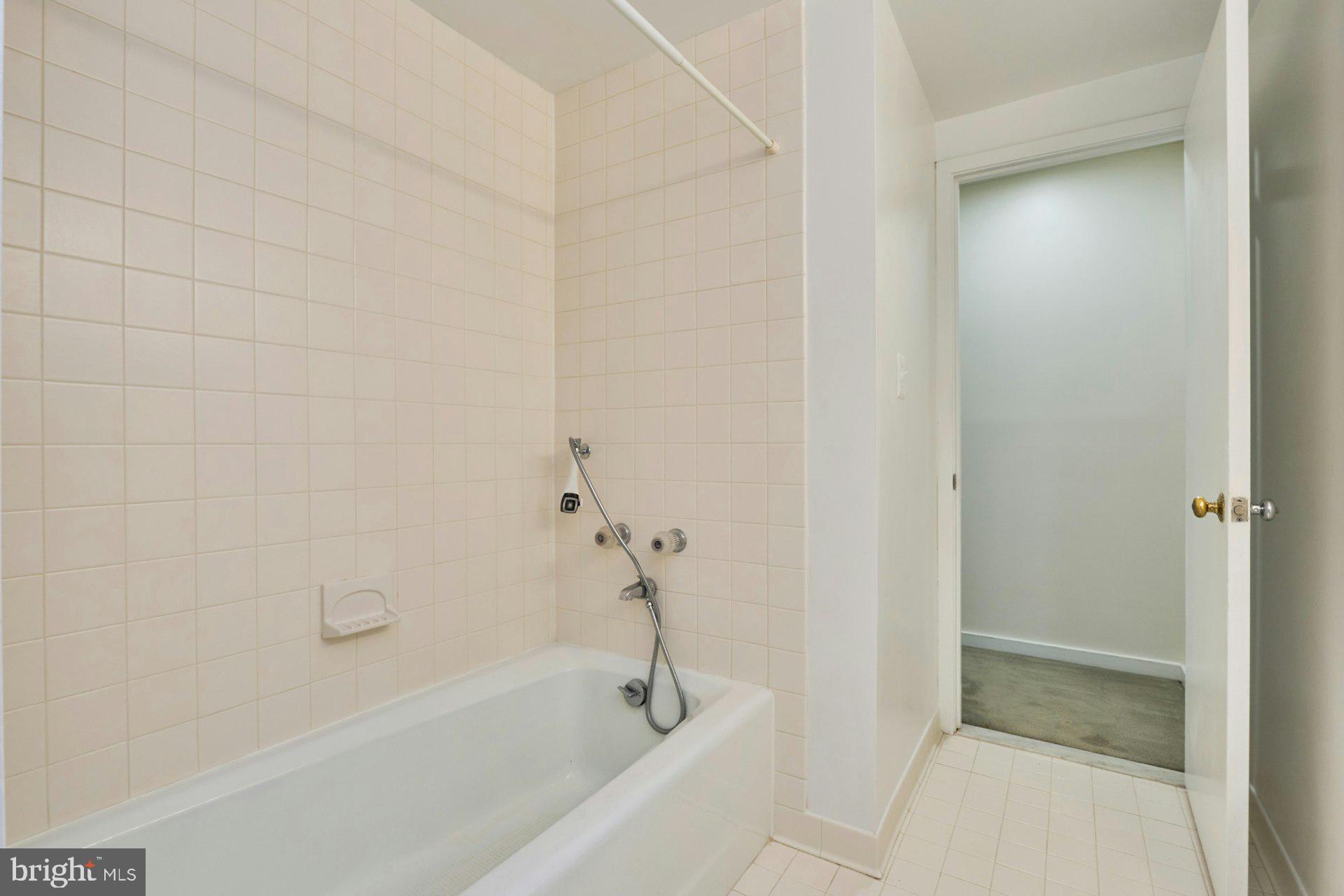 WATERFORD SQUARE - Residential